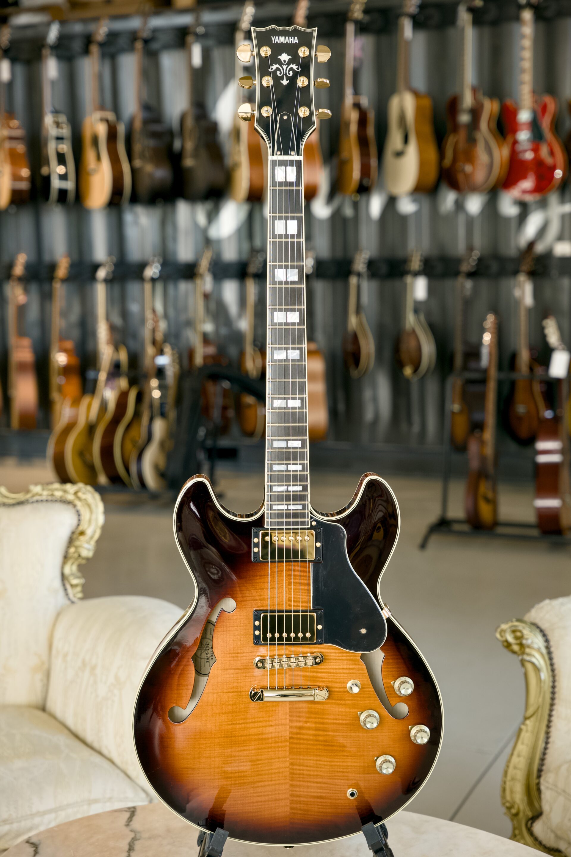 YAMAHA SA2200 BS - Brown Sunburst