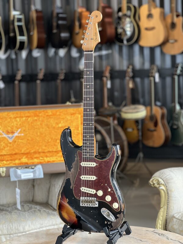 Fender Custom Shop LTD Roasted 61 Stratocaster Super Heavy Relic® Black over 3TSB