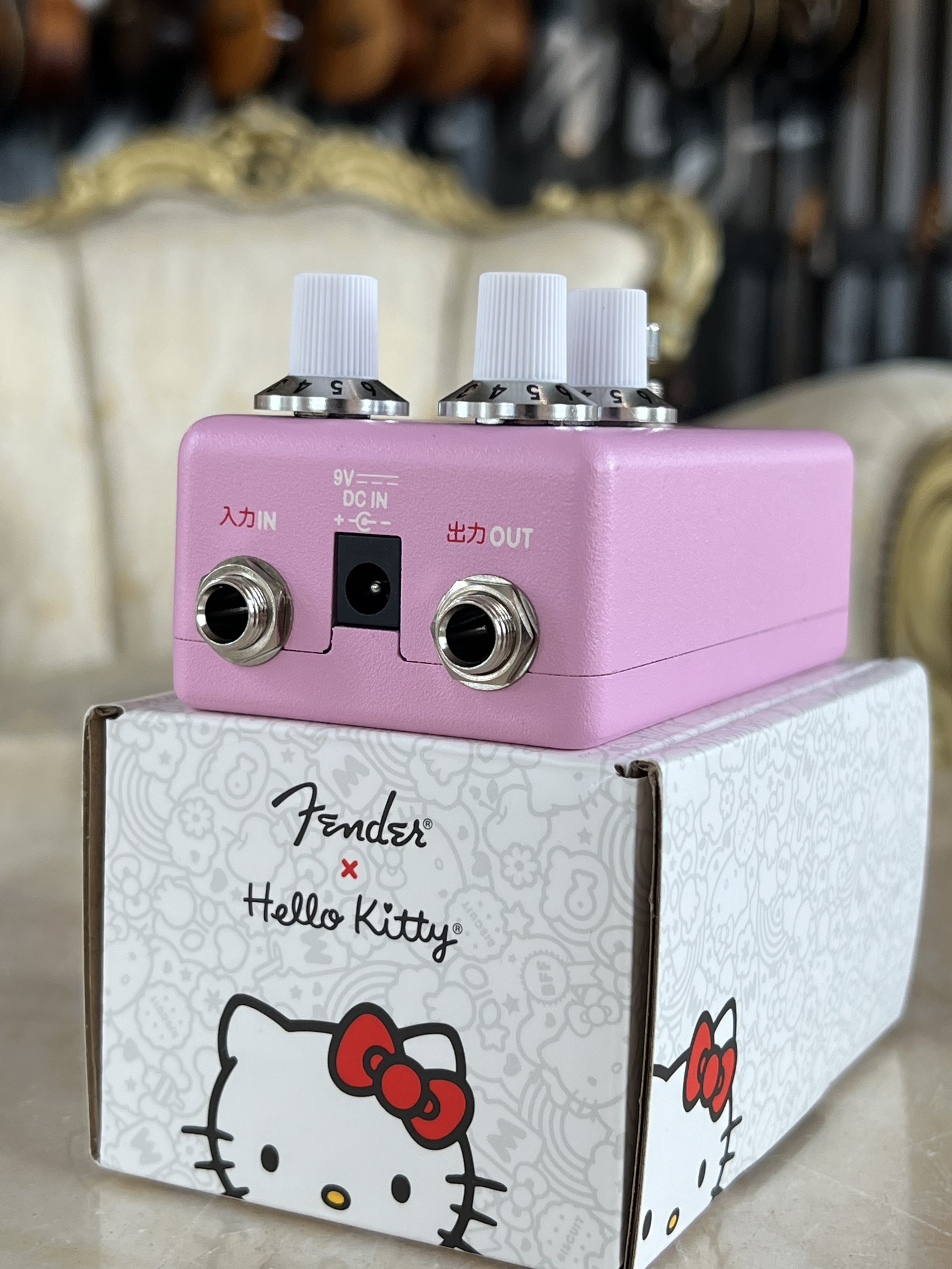 FENDER Fuzz x Hello Kitty - PINK - Brahms Strumenti Musicali