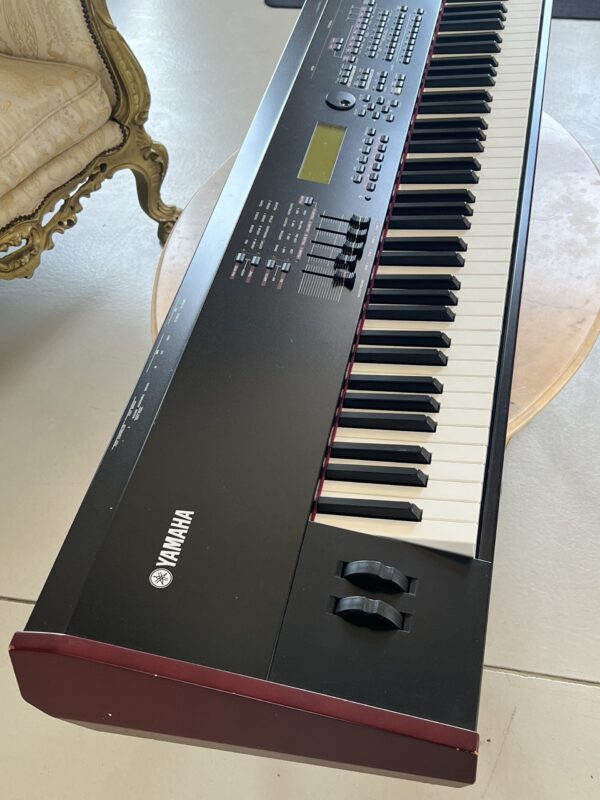 YAMAHA S90ES - immagine 4
