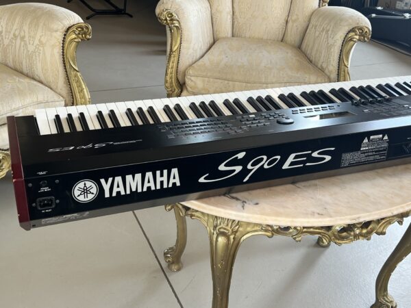 YAMAHA S90ES - immagine 5