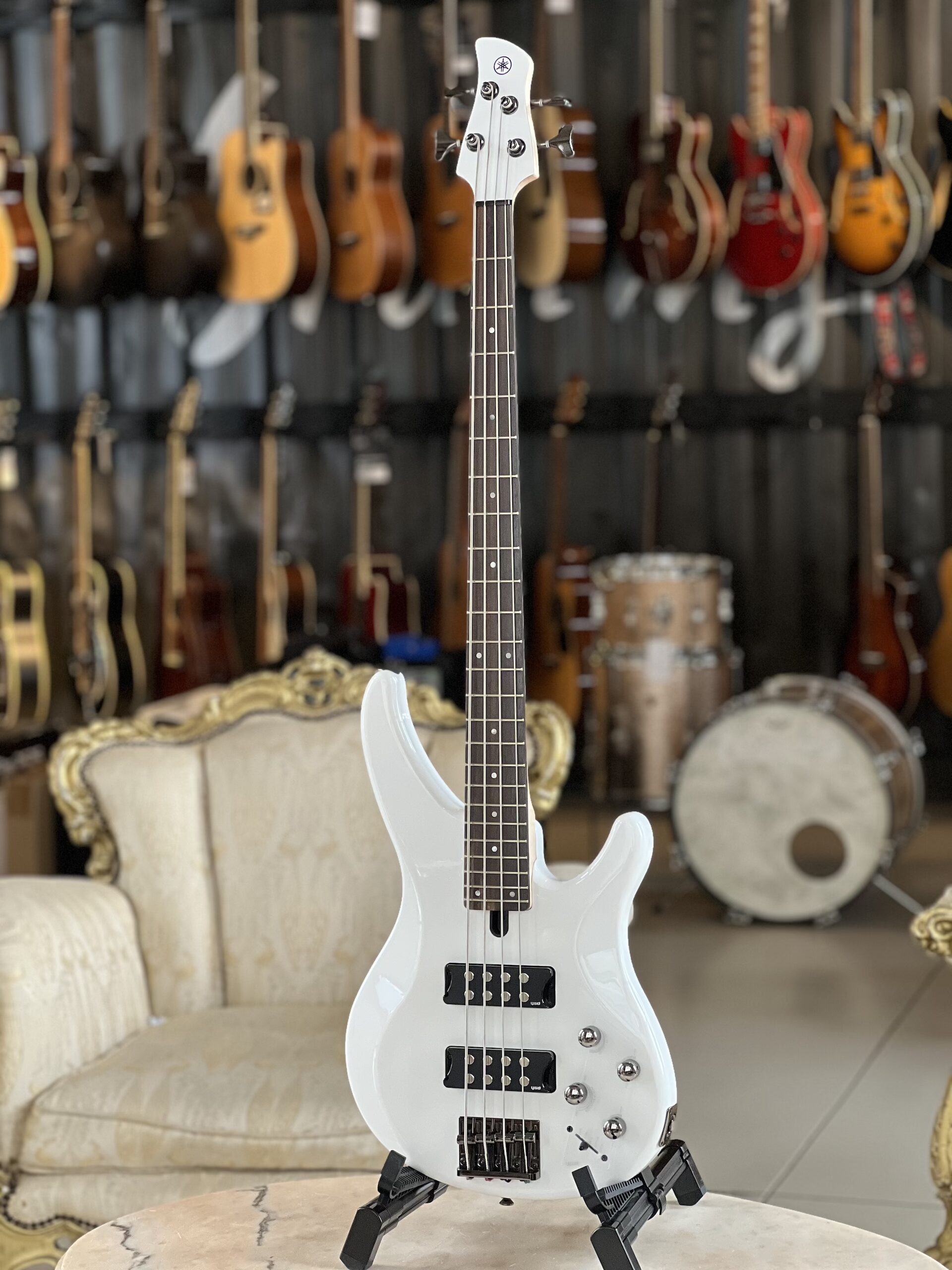 YAMAHA TRBX304 White