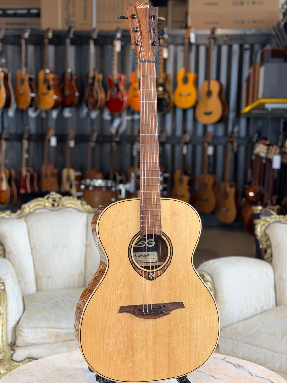 LAG T318A Tramontane 318 Auditorium Natural