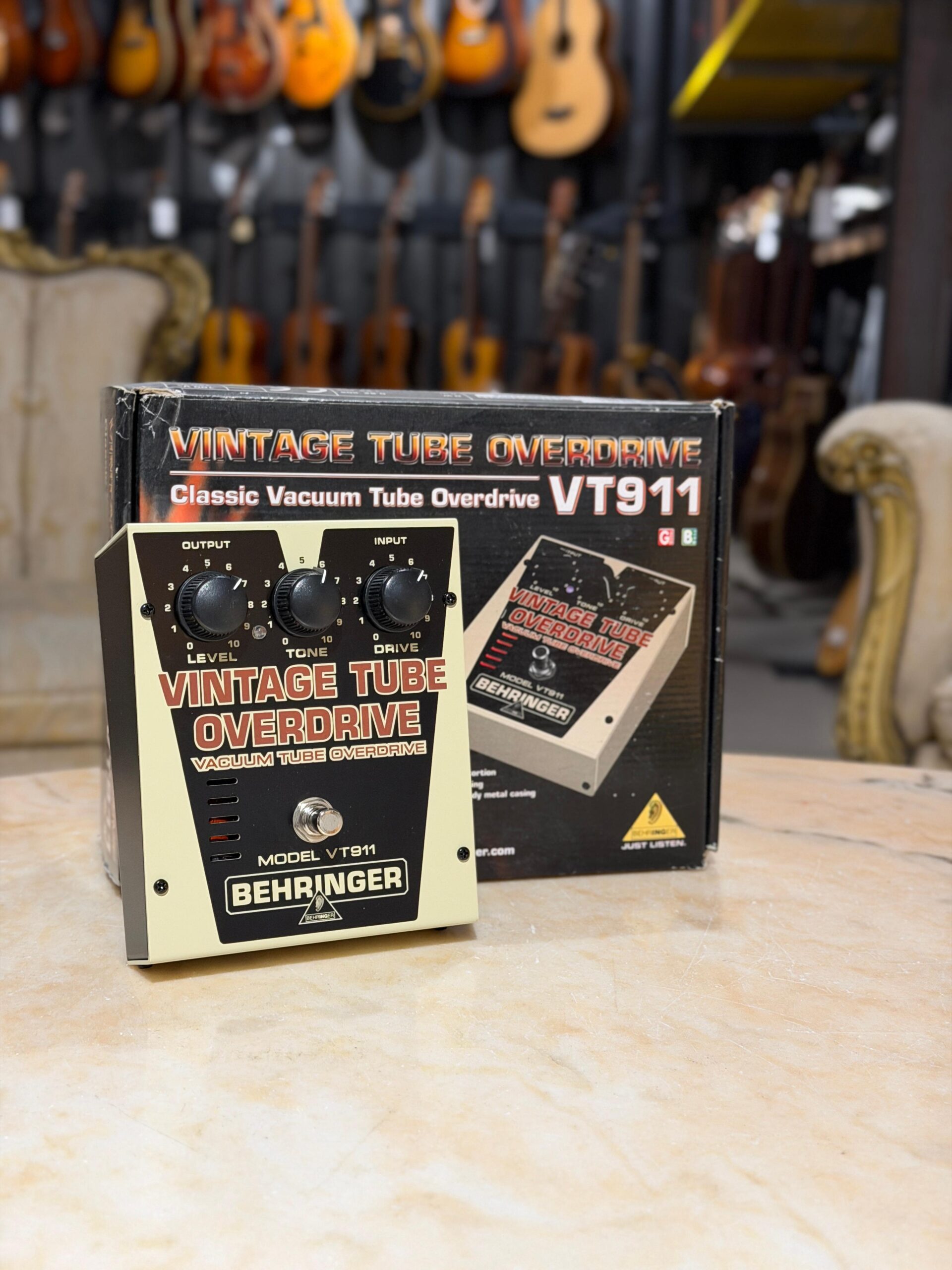 BEHRINGER VT911 VINTAGE TUBE OVERDRIVE
