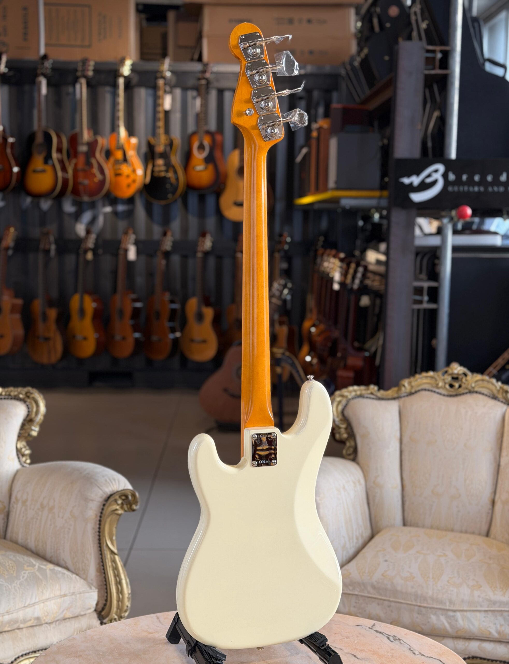 FENDER American Vintage II 1960 Precision Bass RW Olympic White - immagine 3