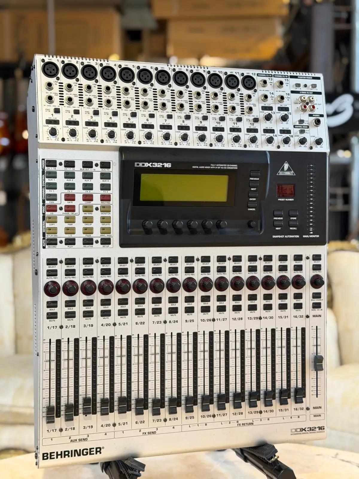 BEHRINGER DDX3216