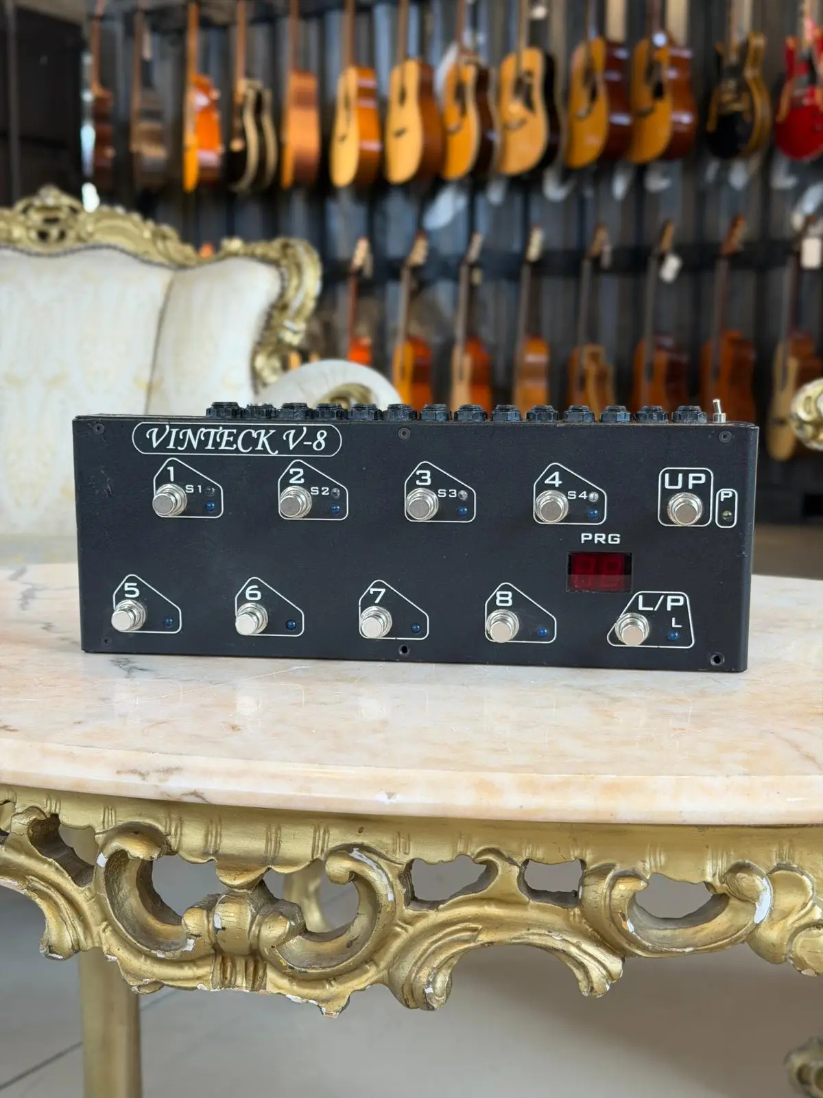 Vinteck V-8 Switcher