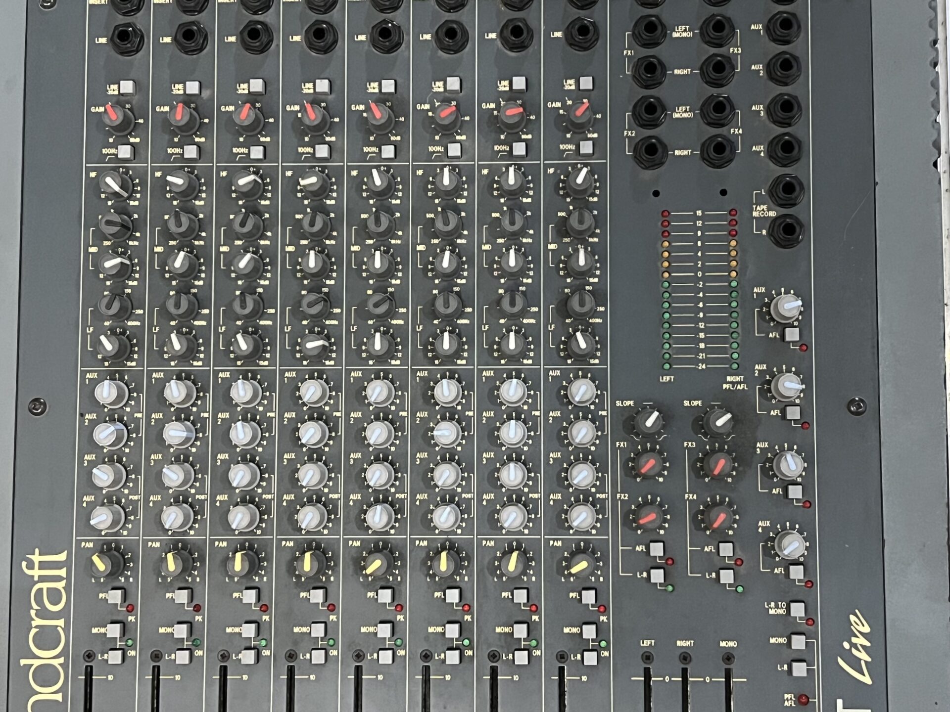 SOUNDCRAFT Spirit Live 8 RW1247 Mixer