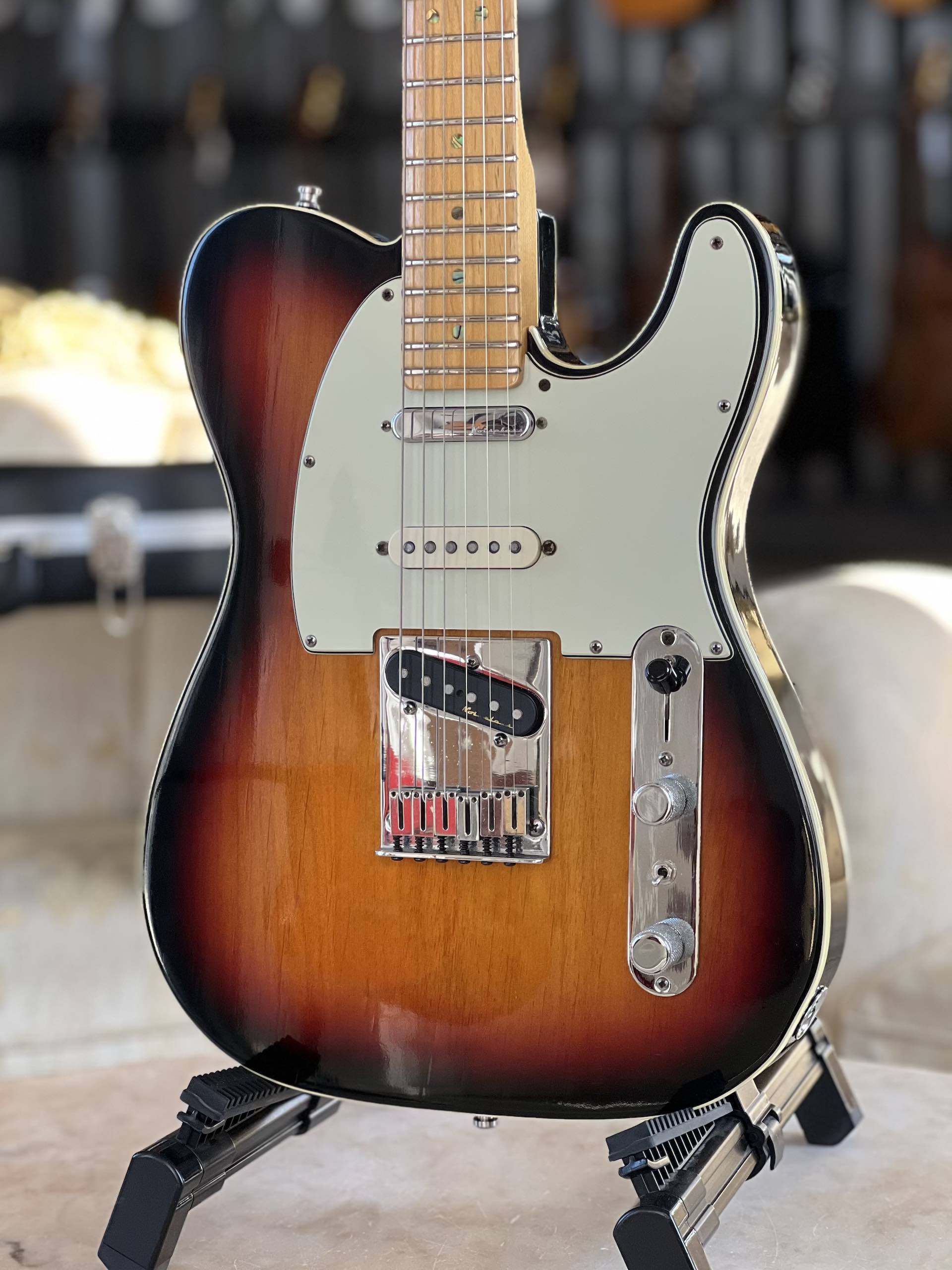 FENDER American Deluxe Telecaster 3-Color Sunburst 1998 - immagine 2