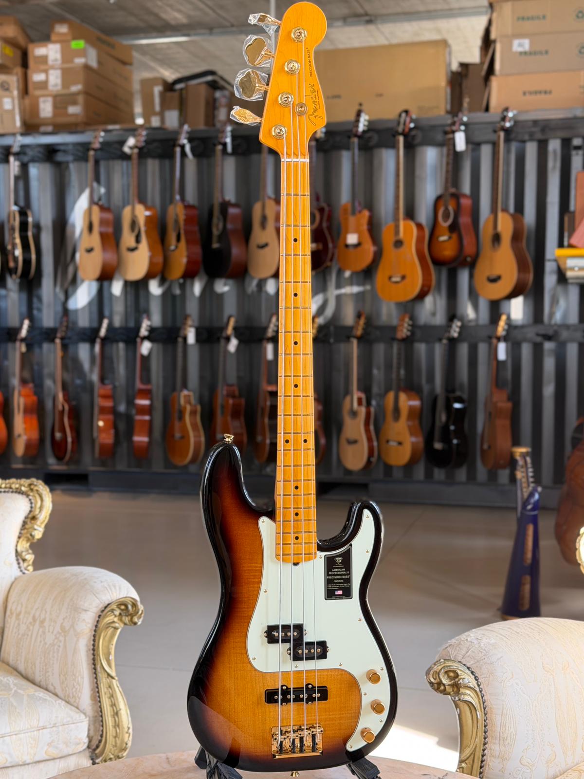FENDER PJ Bass® American Professional 75° Anniversario
