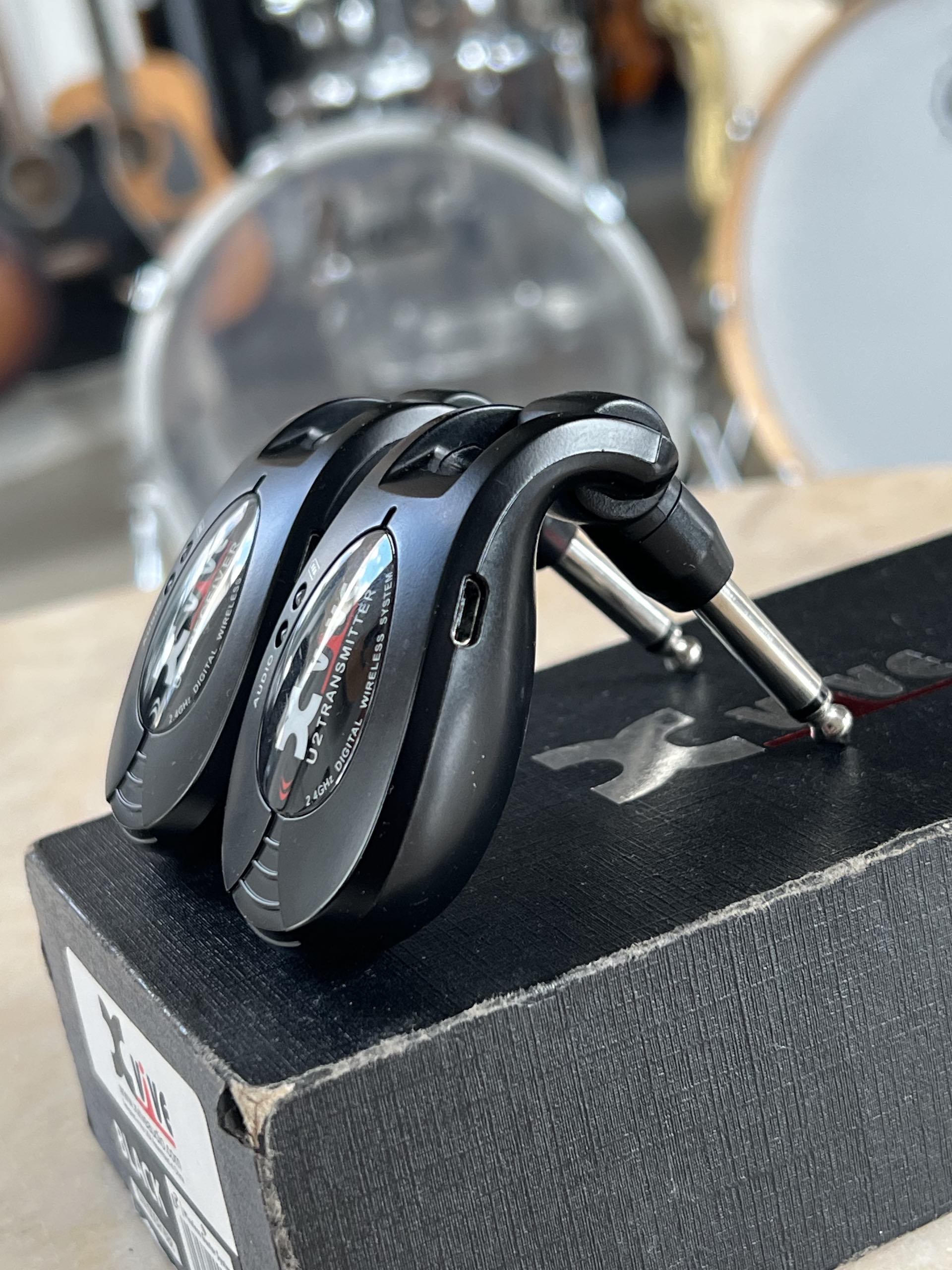 XVIVE U2 Black - immagine 2
