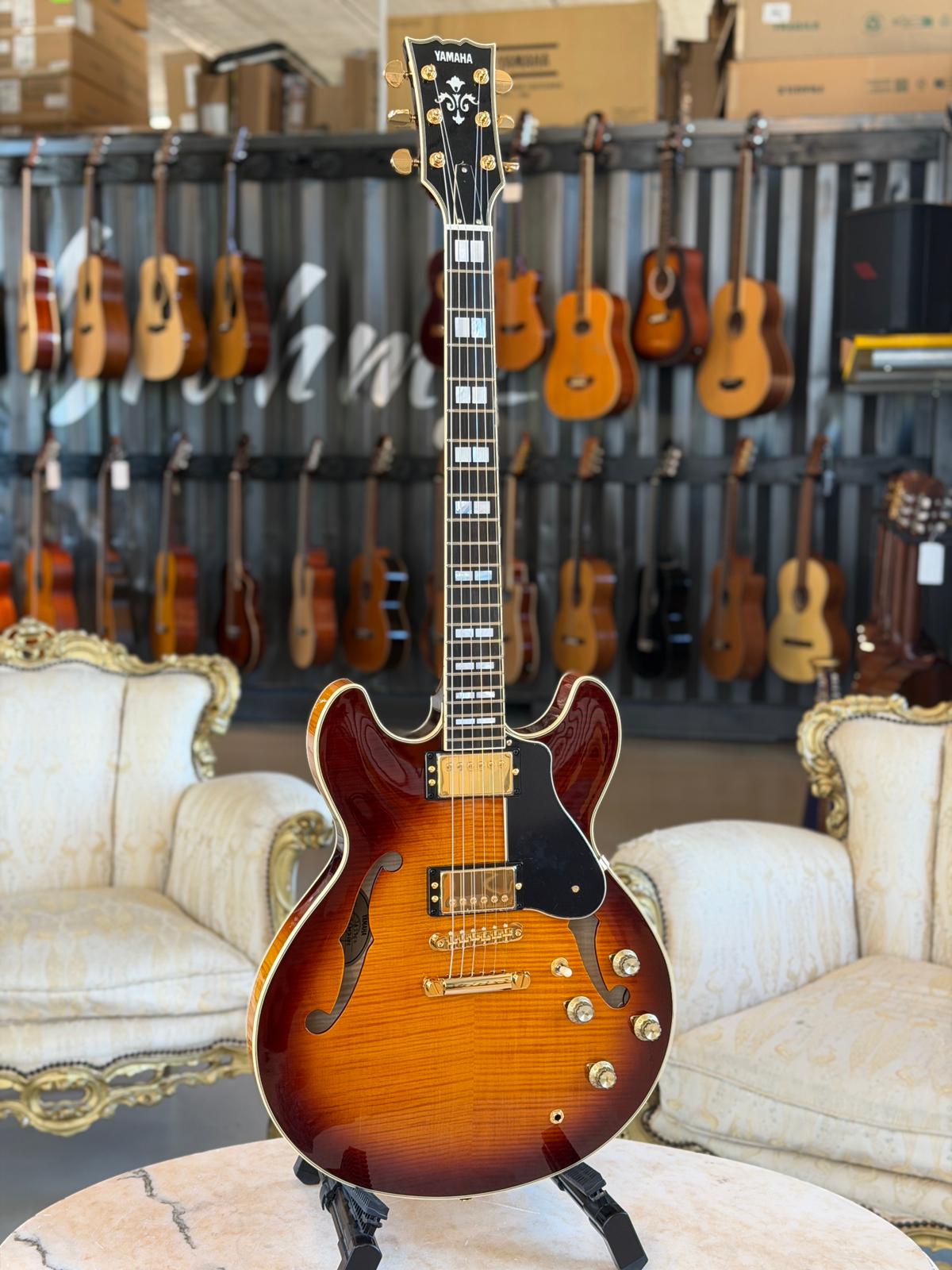 YAMAHA SA2200 Violin Sunburst