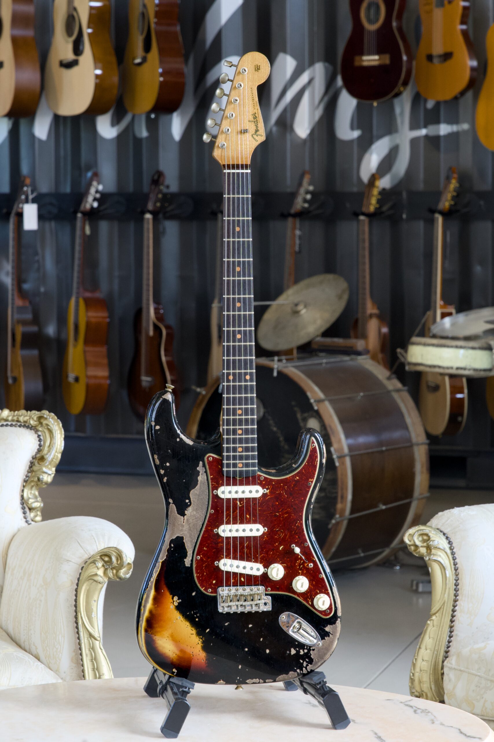 Fender Custom Shop LTD Roasted 61 Stratocaster Super Heavy Relic® Black over 3TSB