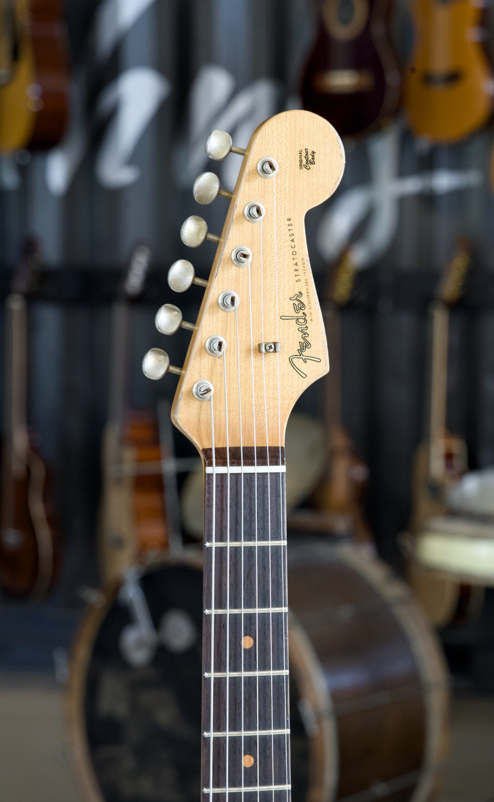 Fender Custom Shop LTD Roasted 61 Stratocaster Super Heavy Relic® Black over 3TSB - immagine 6