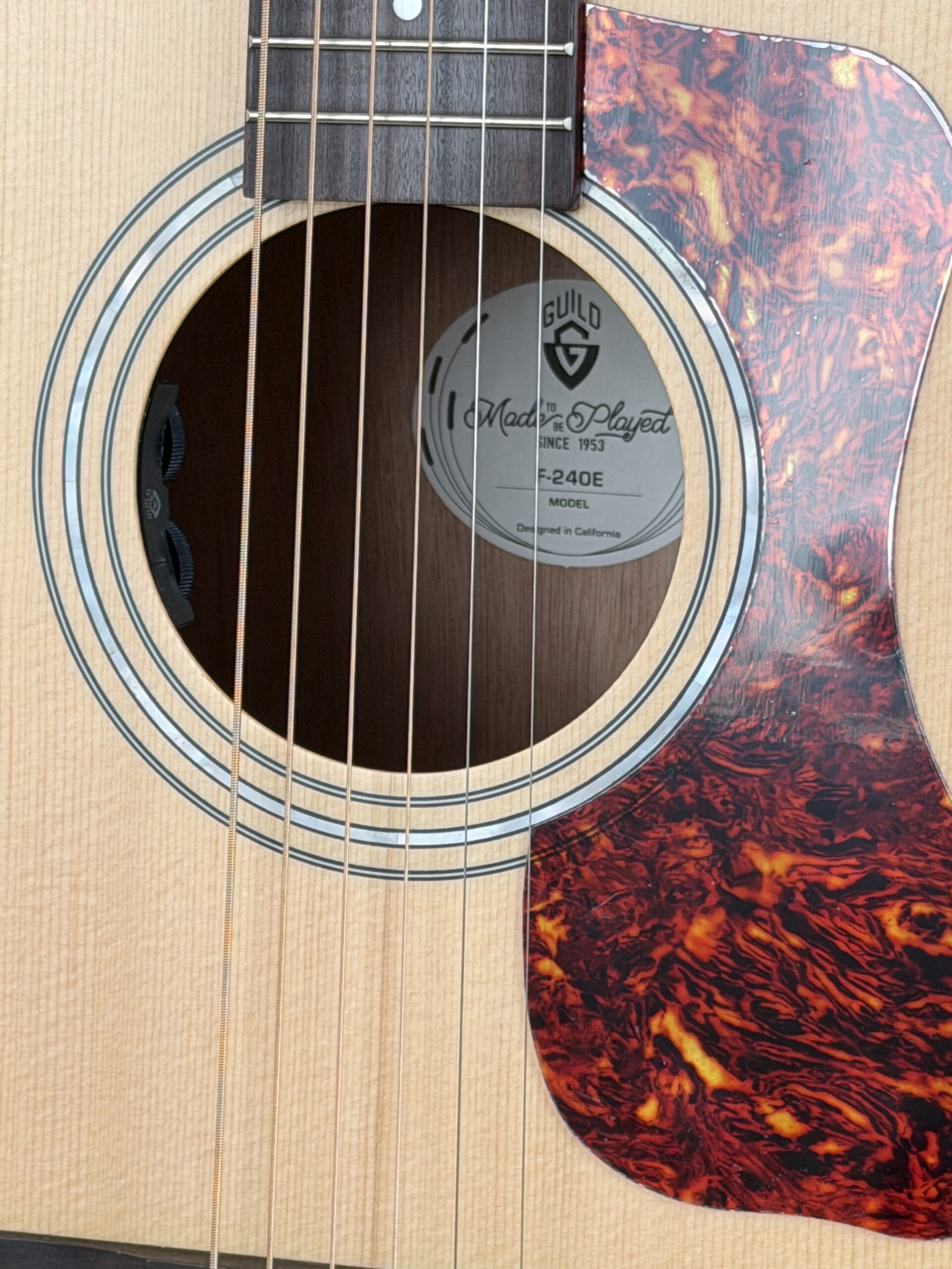GUILD F-240E Natural Satin - immagine 2