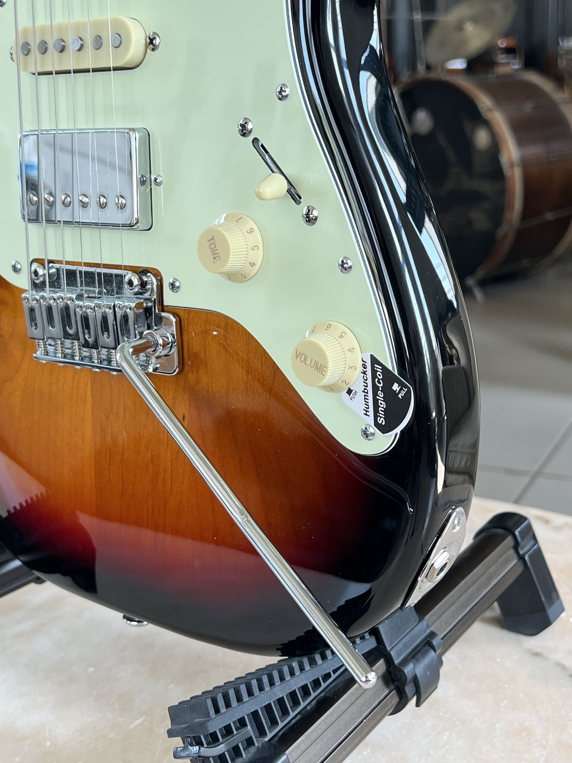 SCHECTER Route 66 Williams HSS 3-Tone Sunburst - immagine 3
