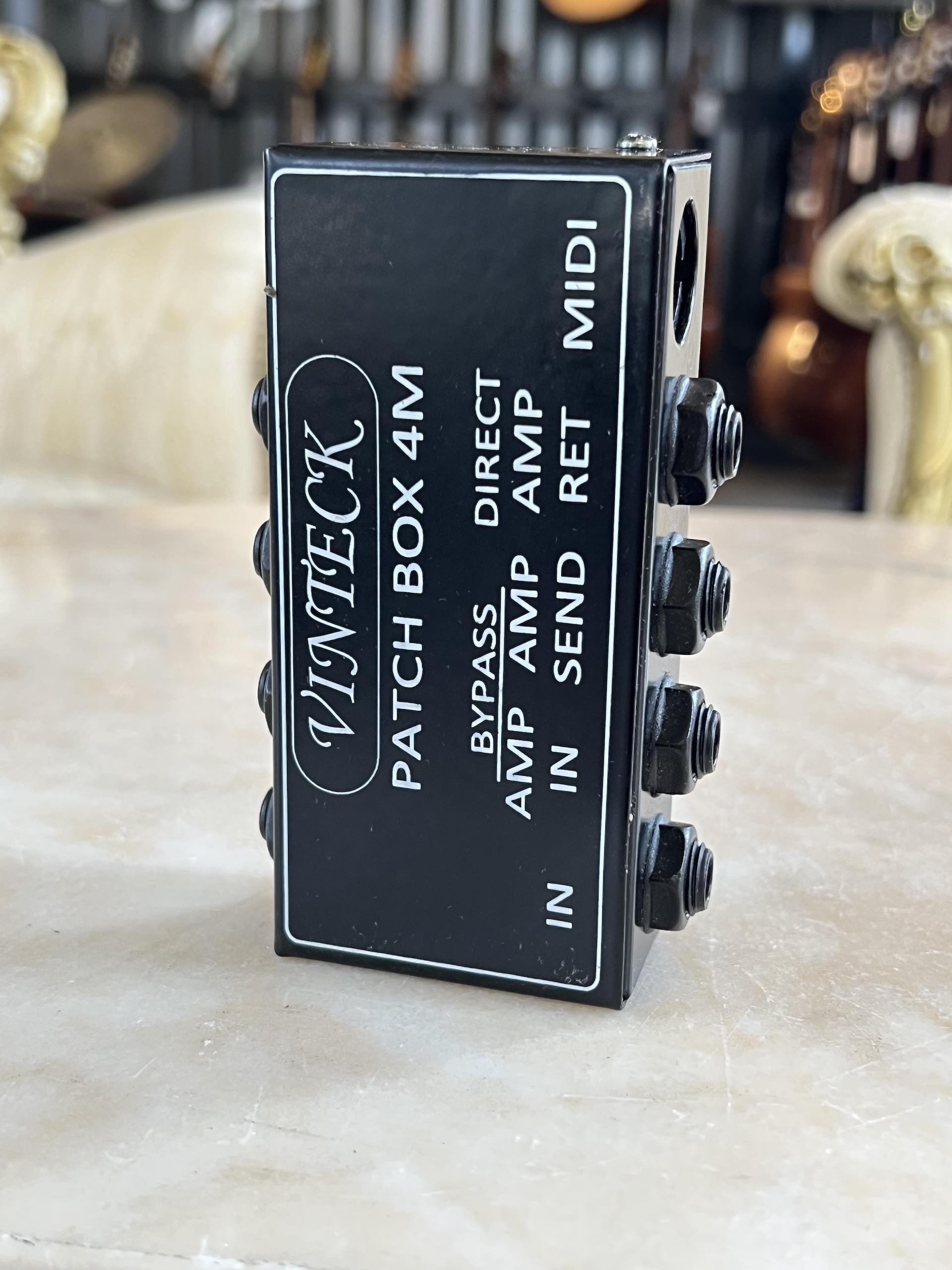 VINTECK PATCH BOX 4M