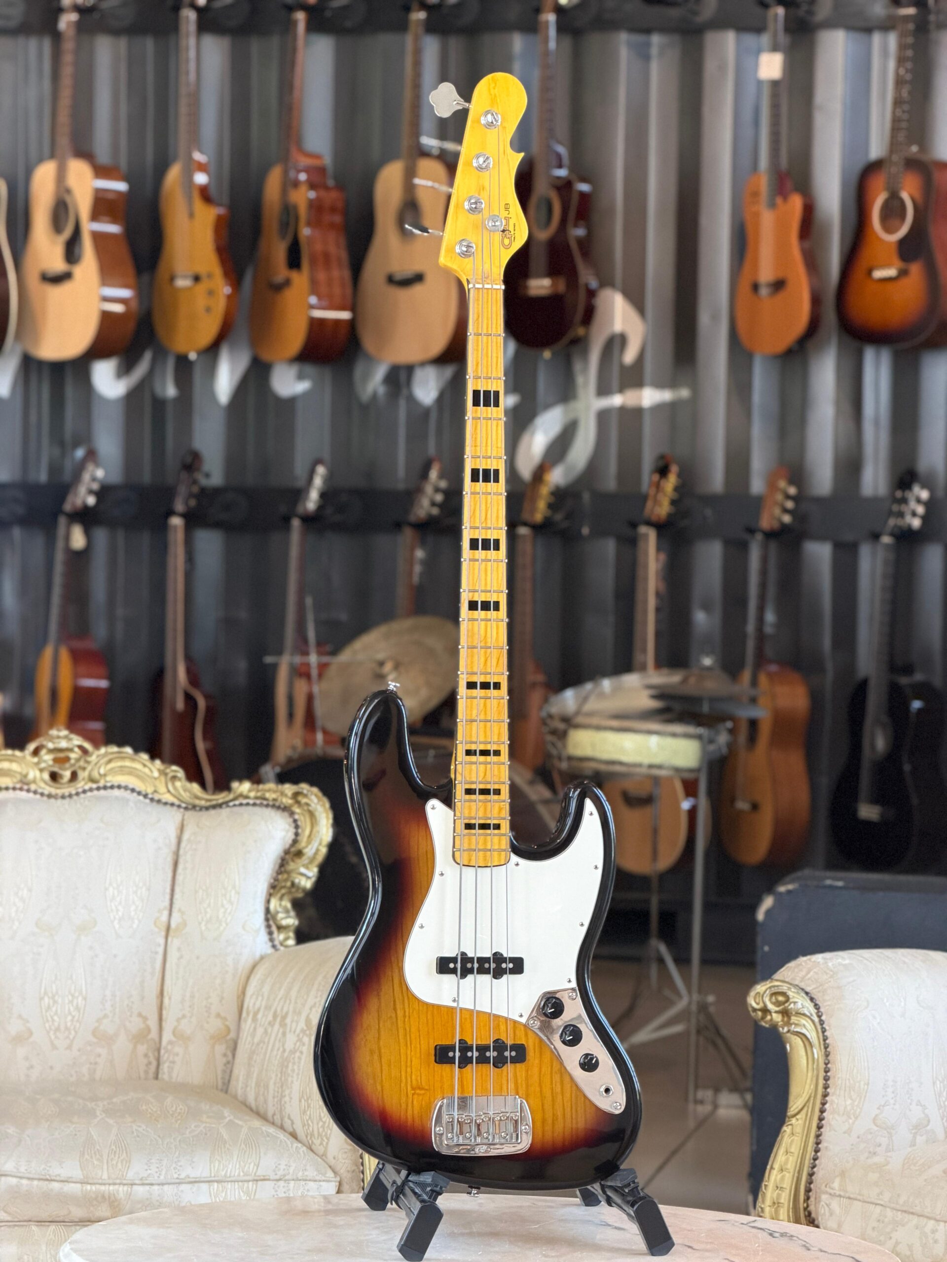 G&L Tribute Series JB 3-Tone Sunburst