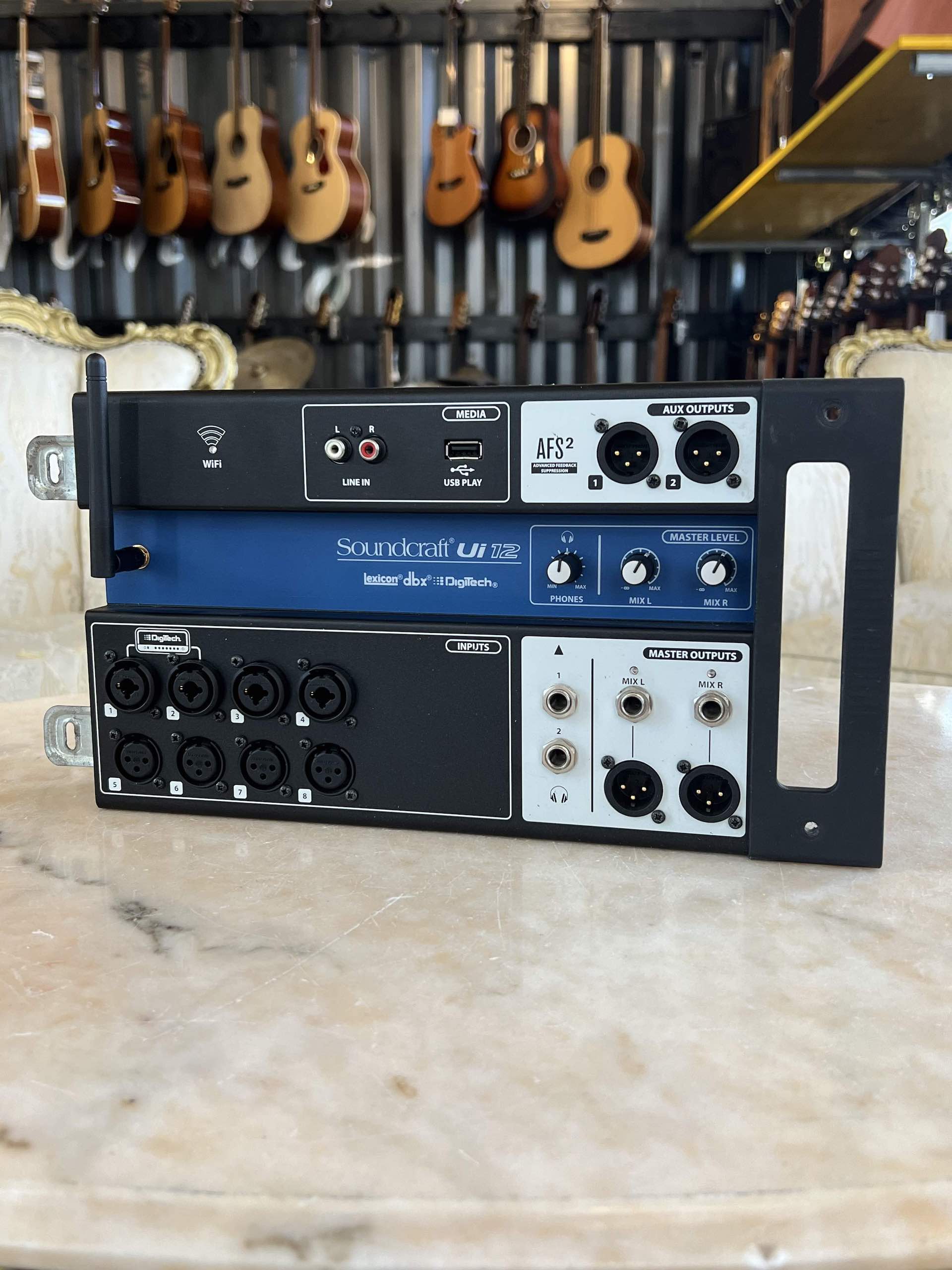 SOUNDCRAFT Ui12