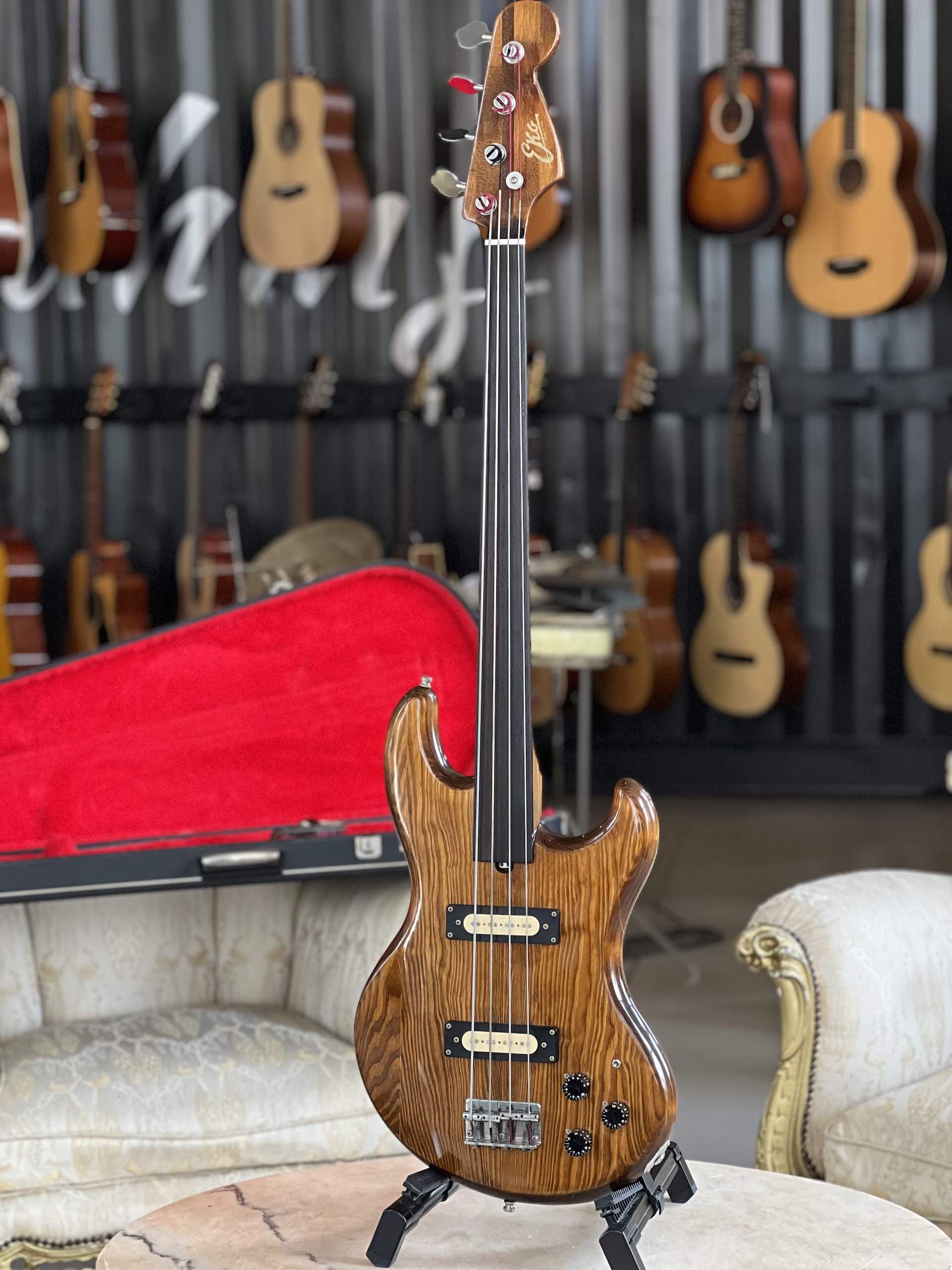 Eko B55 Fretless Bass