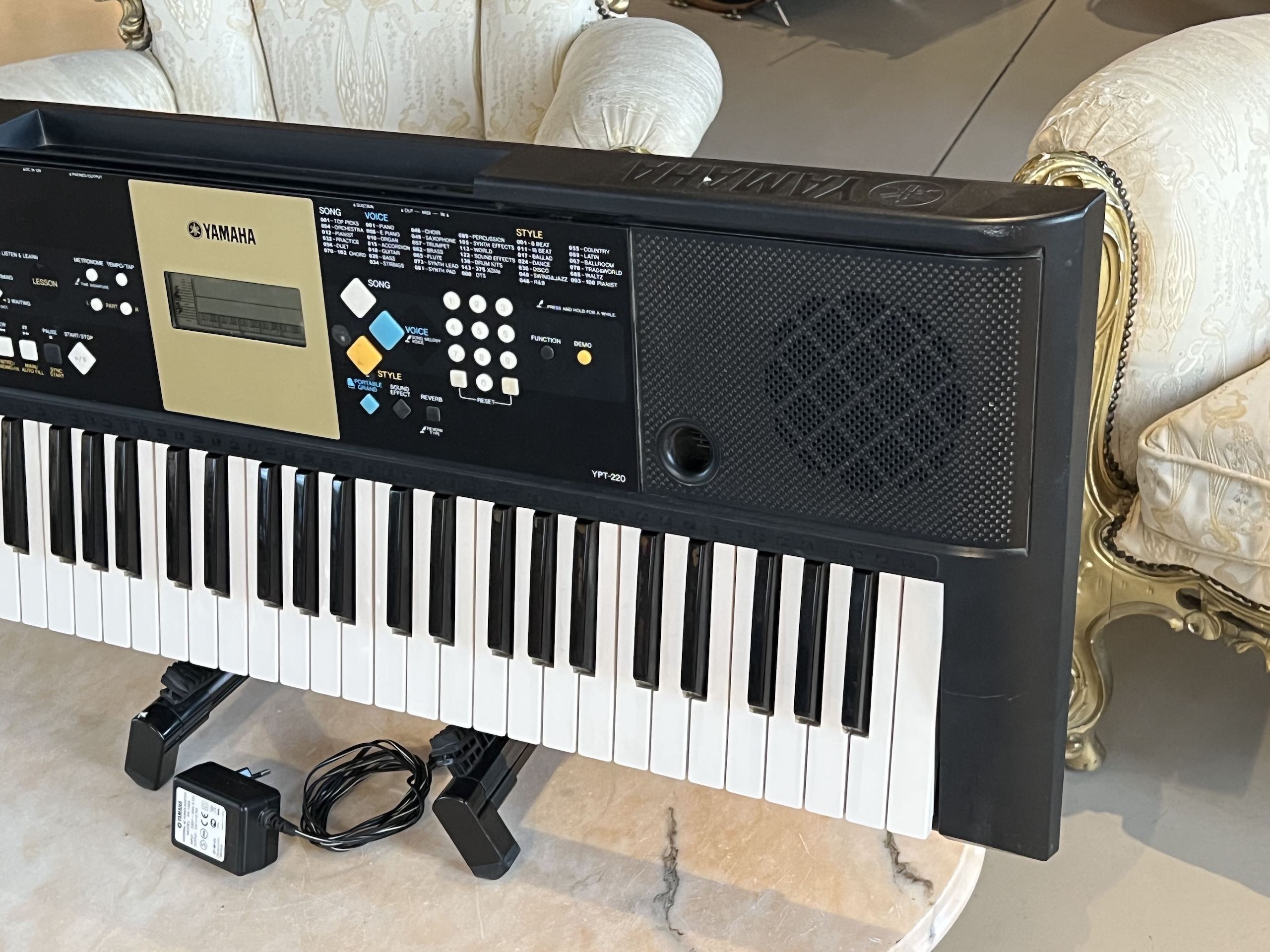YAMAHA YPT220 - immagine 2