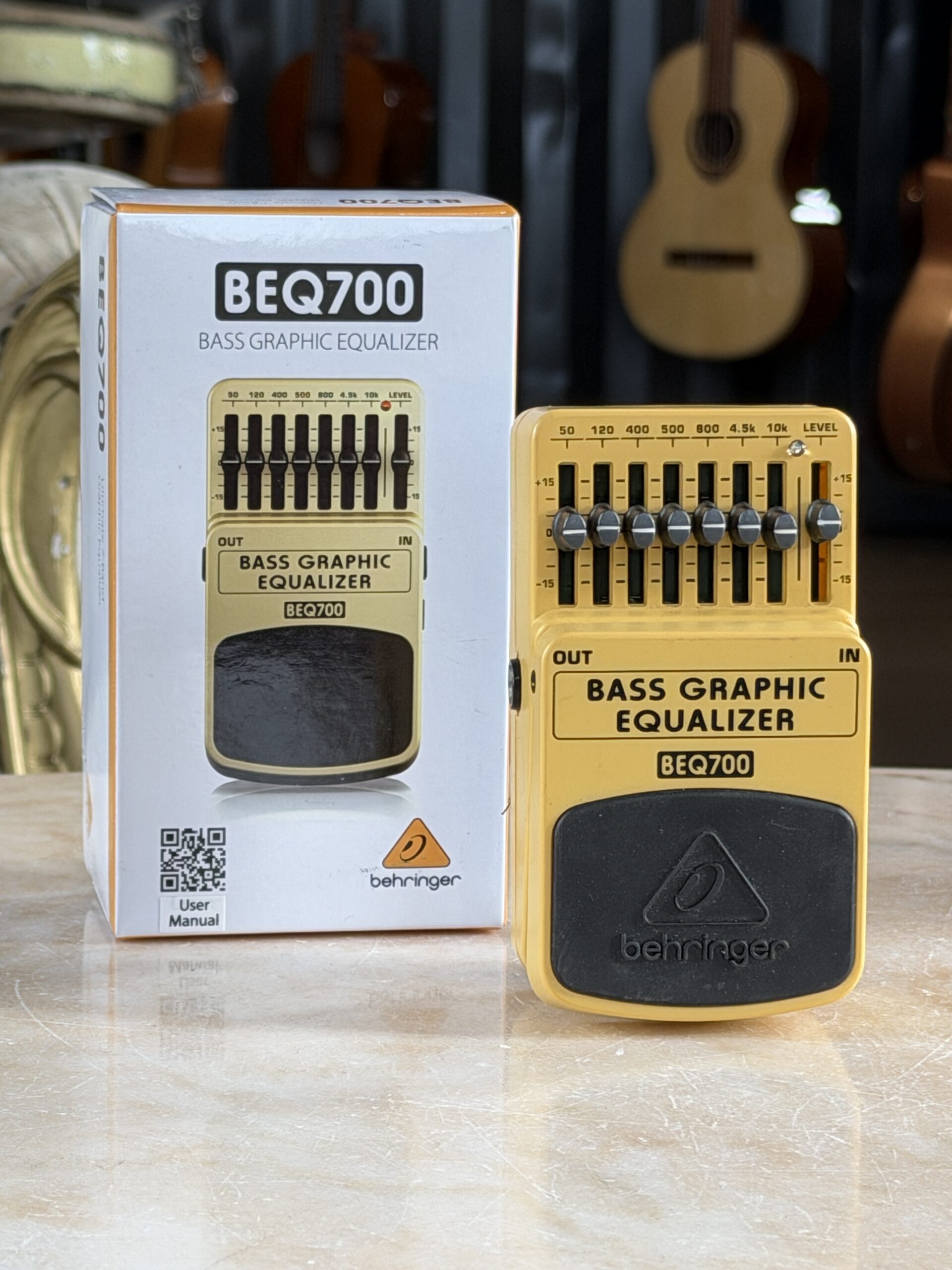BEHRINGER BEQ700 Bass Graphic Equalizer