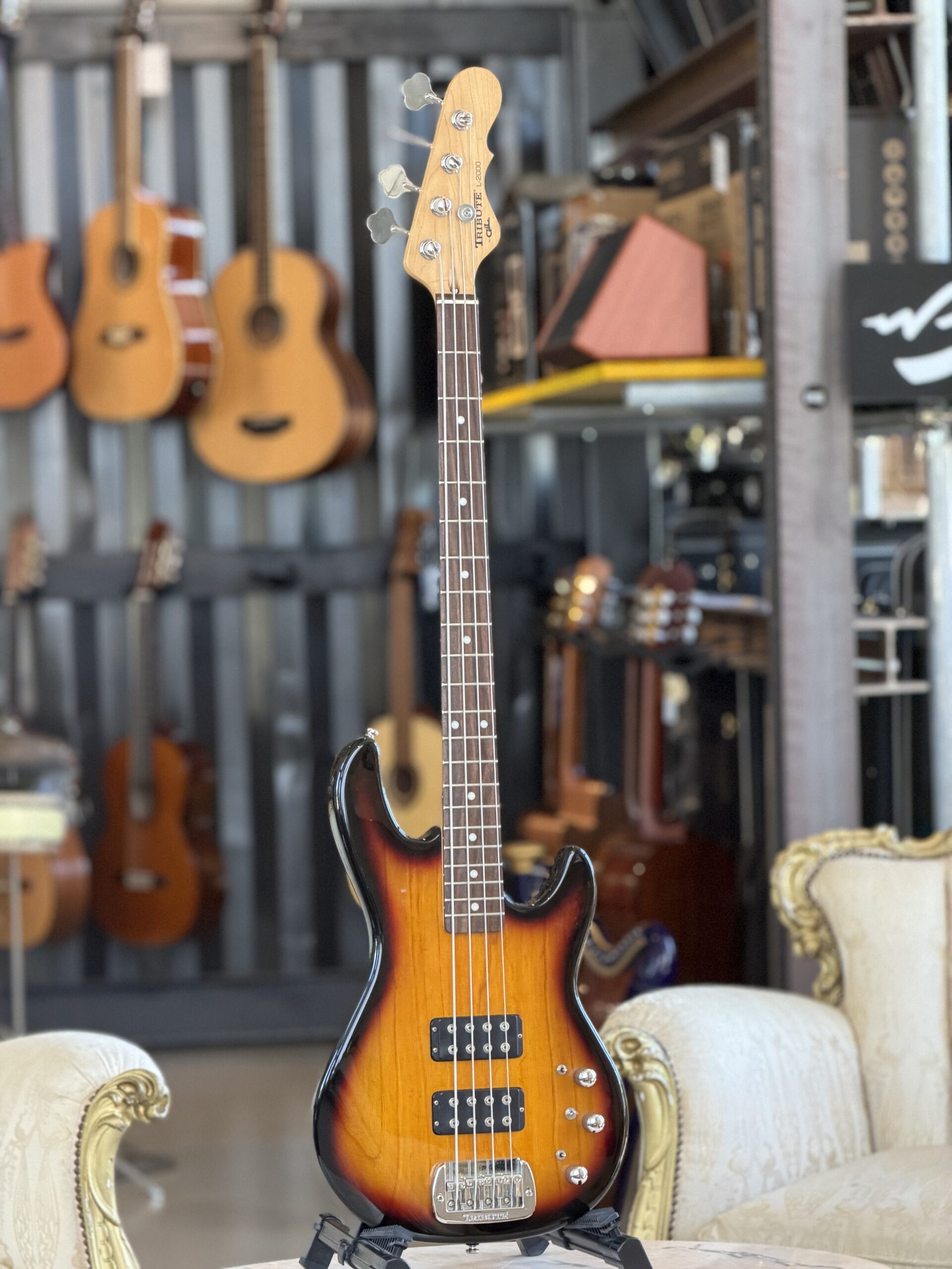 G&L Tribute Series L-2000