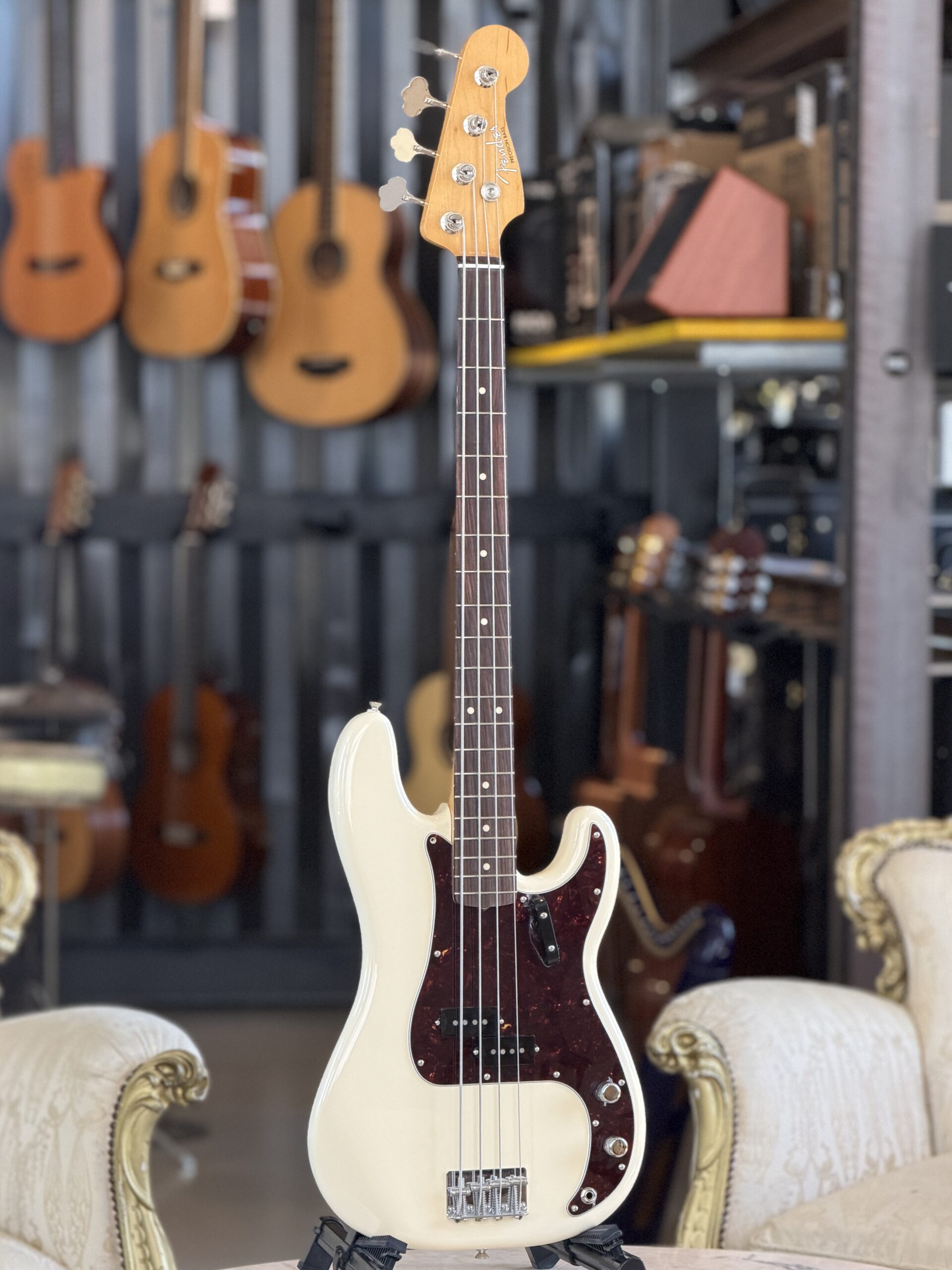 FENDER Vintera II '60s Precision Bass RW Olympic White