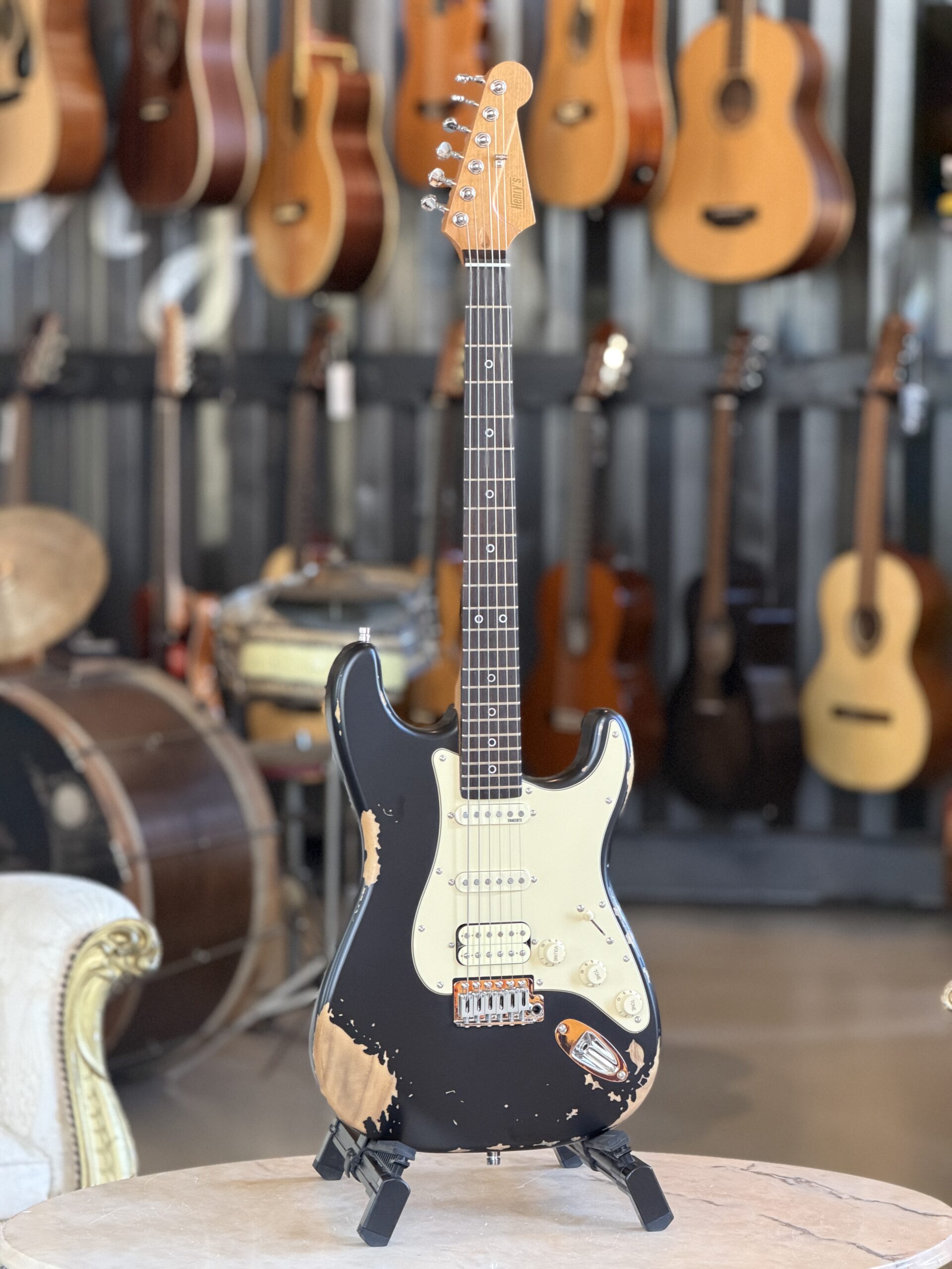 HENRY’S Snake II Relic ST-1N Mamba – Black Relic
