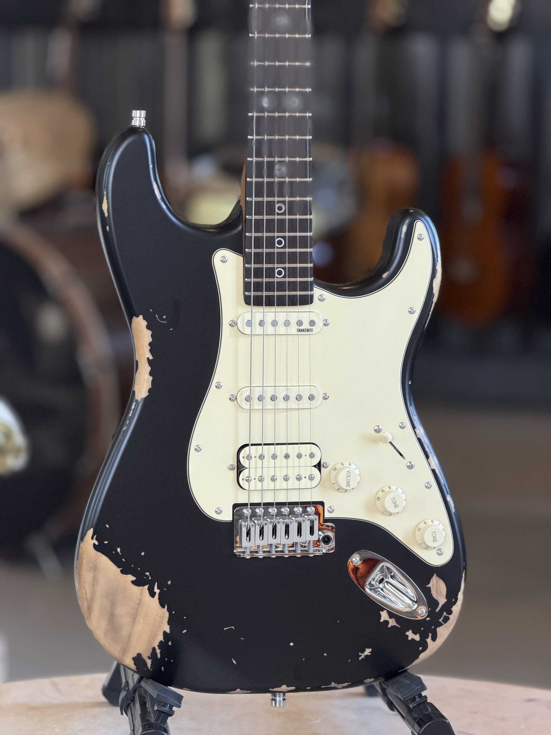 HENRY’S Snake II Relic ST-1N Mamba – Black Relic - immagine 2