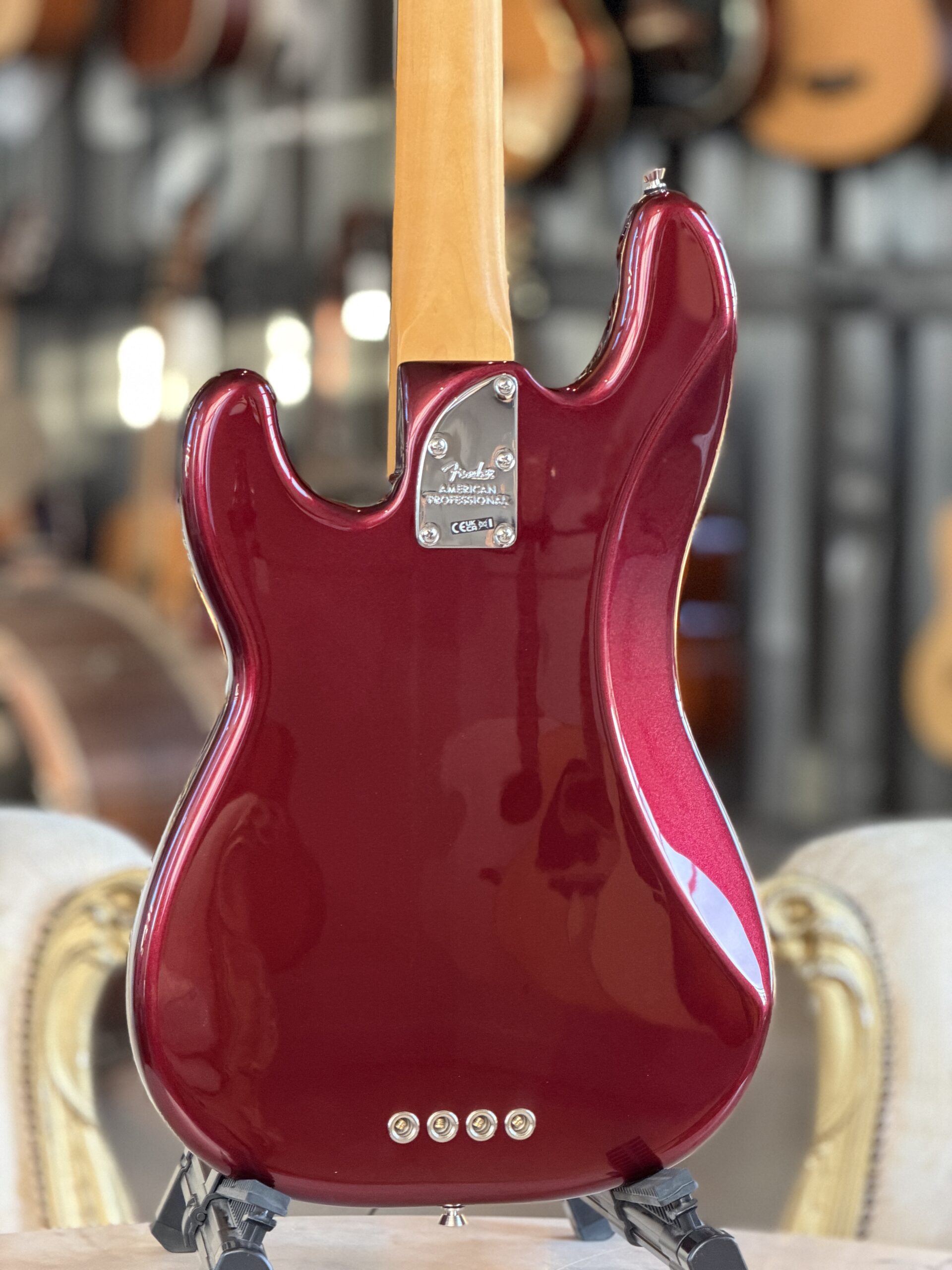 Fender American Professional Precision Bass Rosewood Fingerboard Oxblood - immagine 3
