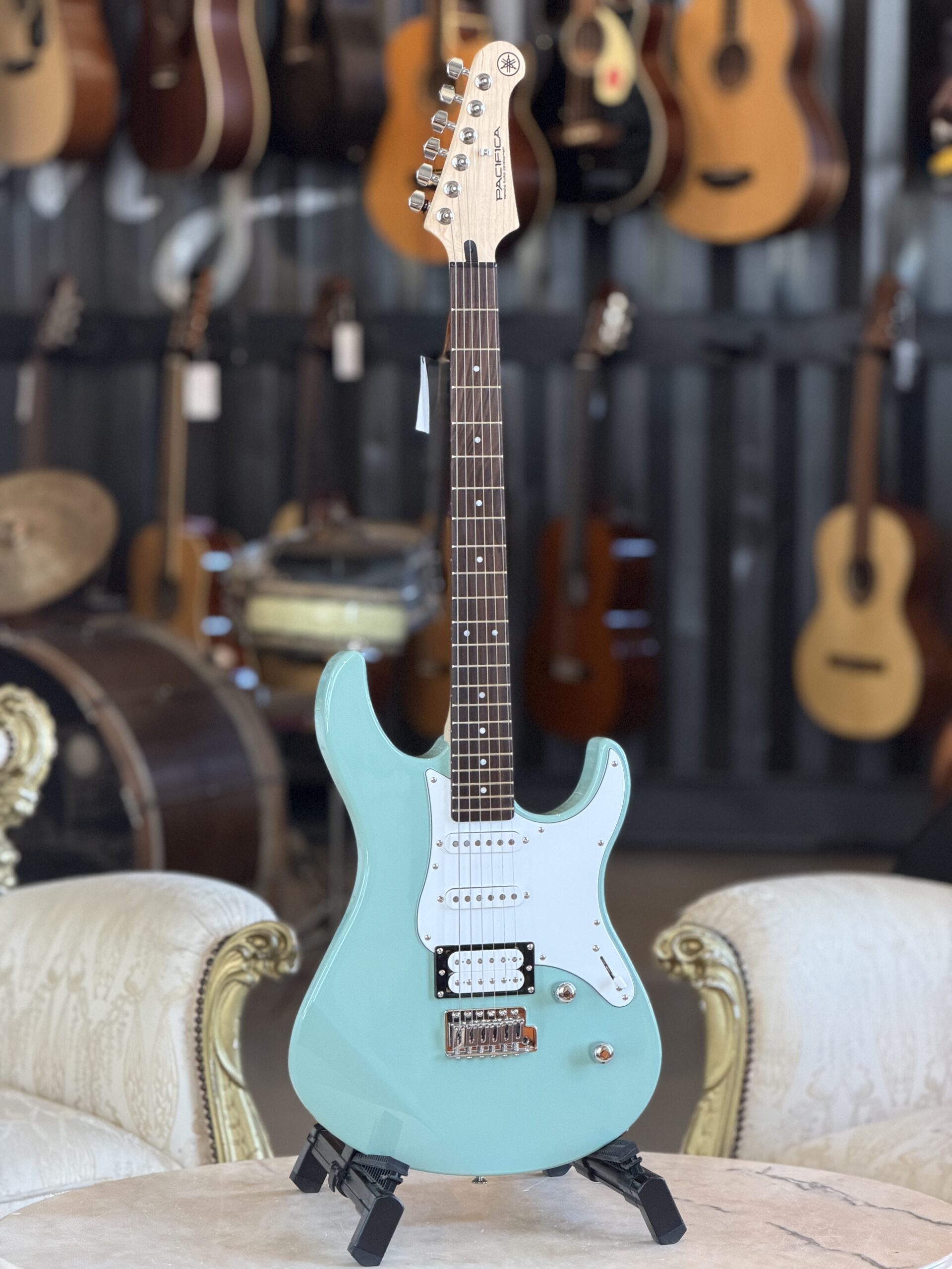 YAMAHA Pacifica 112V Sonic Blue