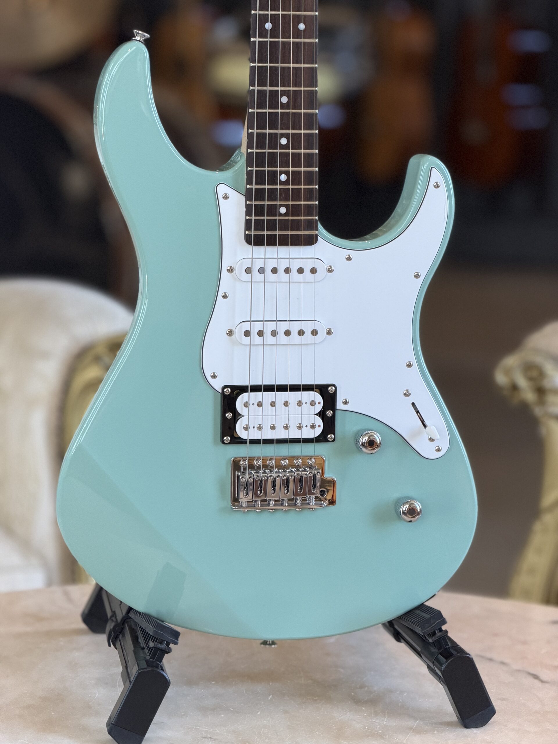 YAMAHA Pacifica 112V Sonic Blue - immagine 4