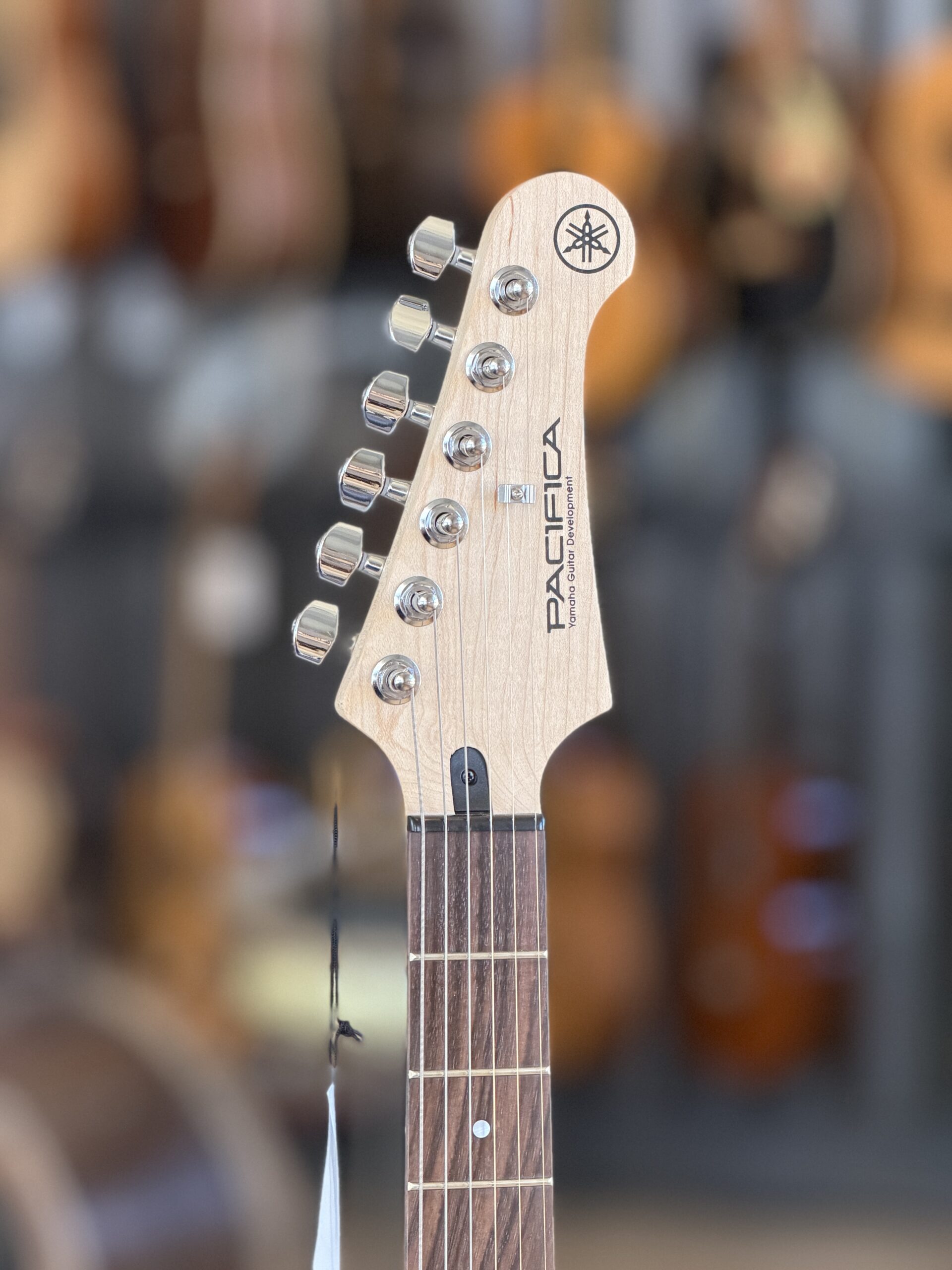 YAMAHA Pacifica 112V Sonic Blue - immagine 3