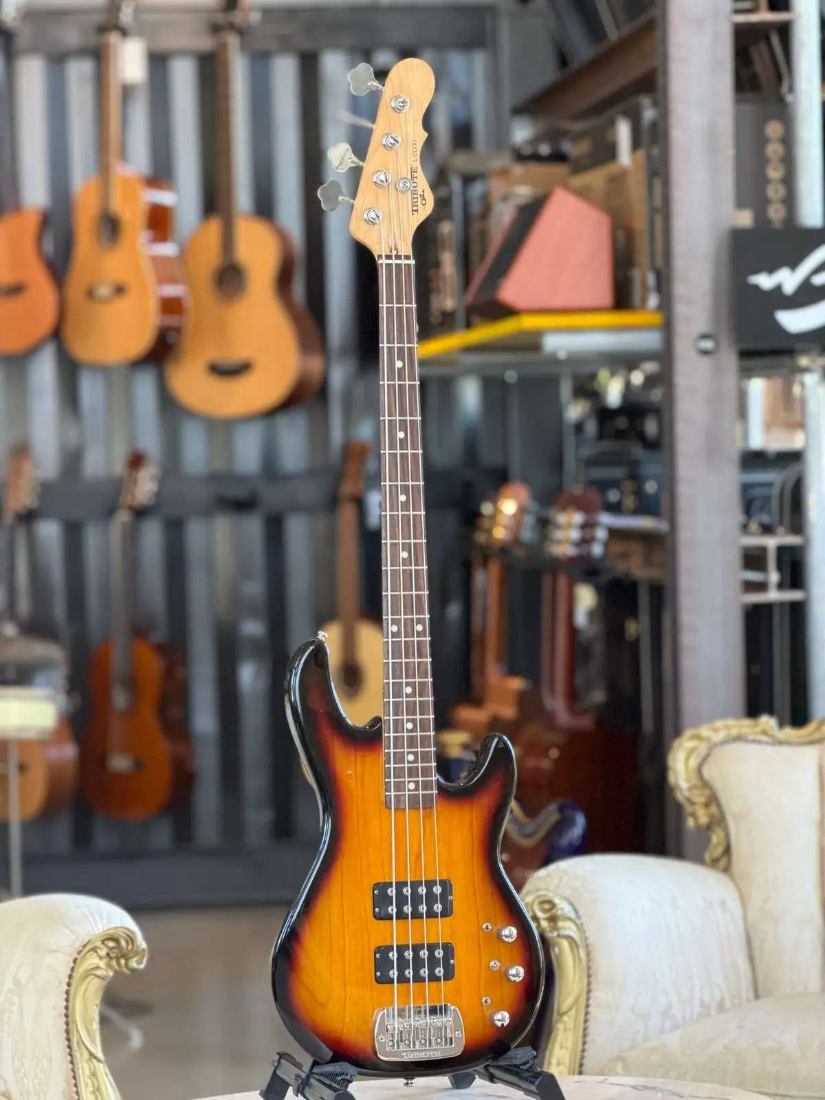 G&L Tribute Series L-2000