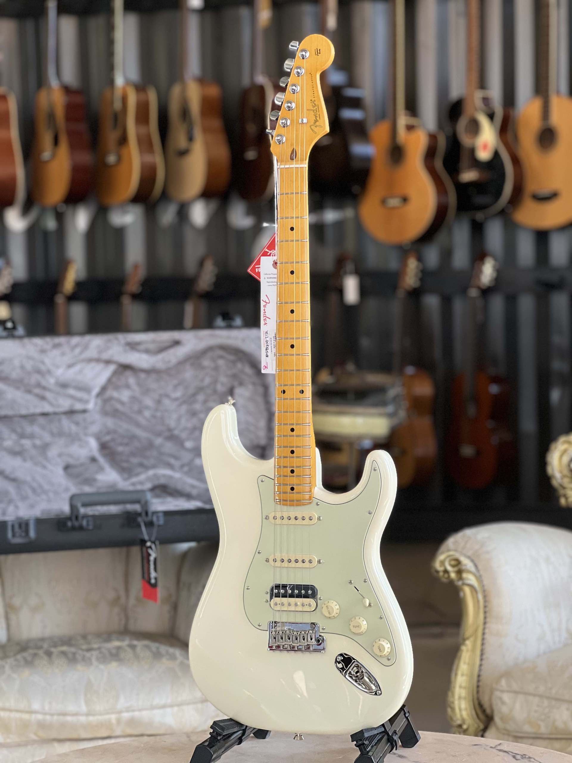 Fender American Professional Stratocaster® HSS - Olympic White