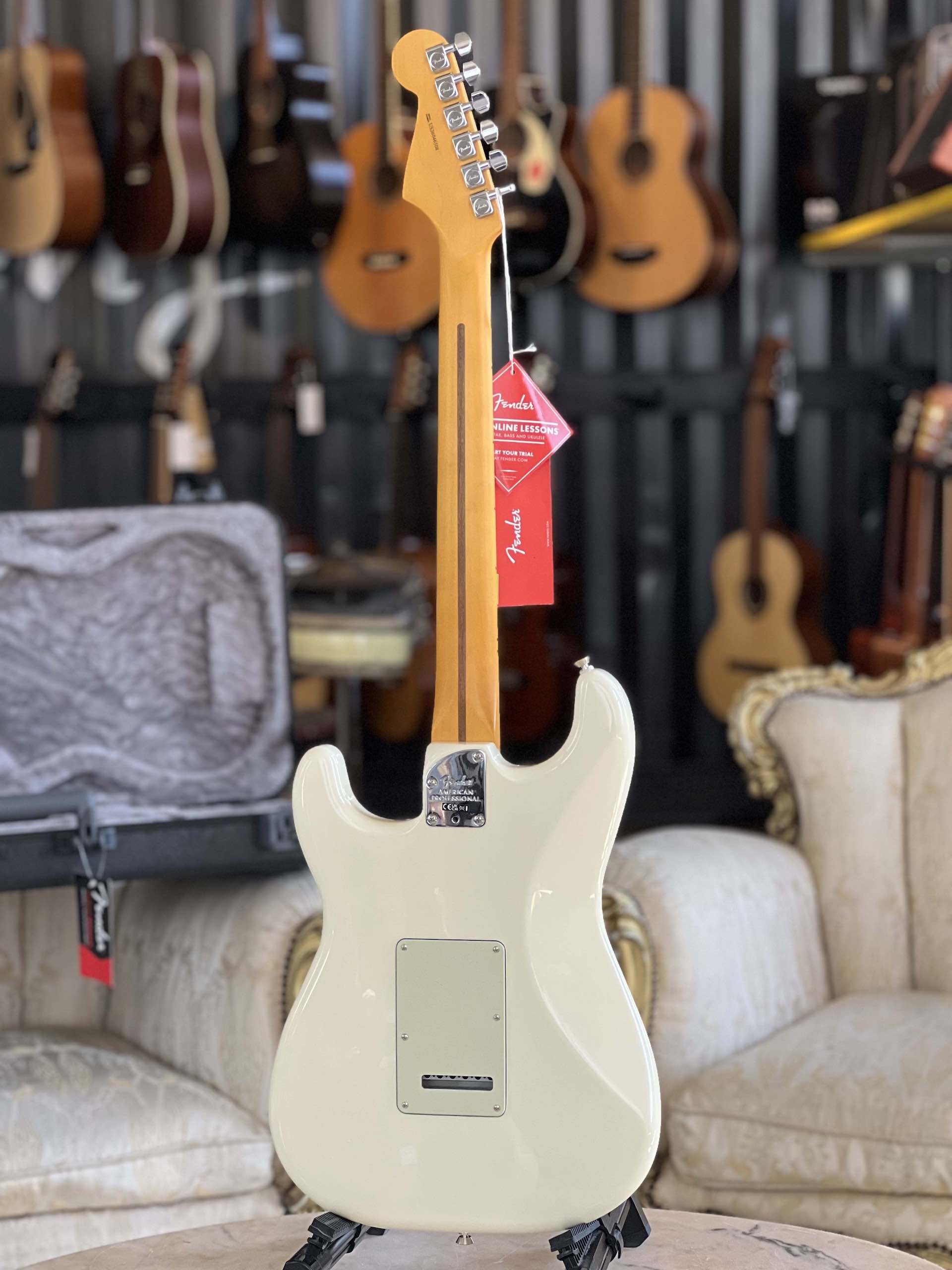 Fender American Professional Stratocaster® HSS - Olympic White - immagine 6