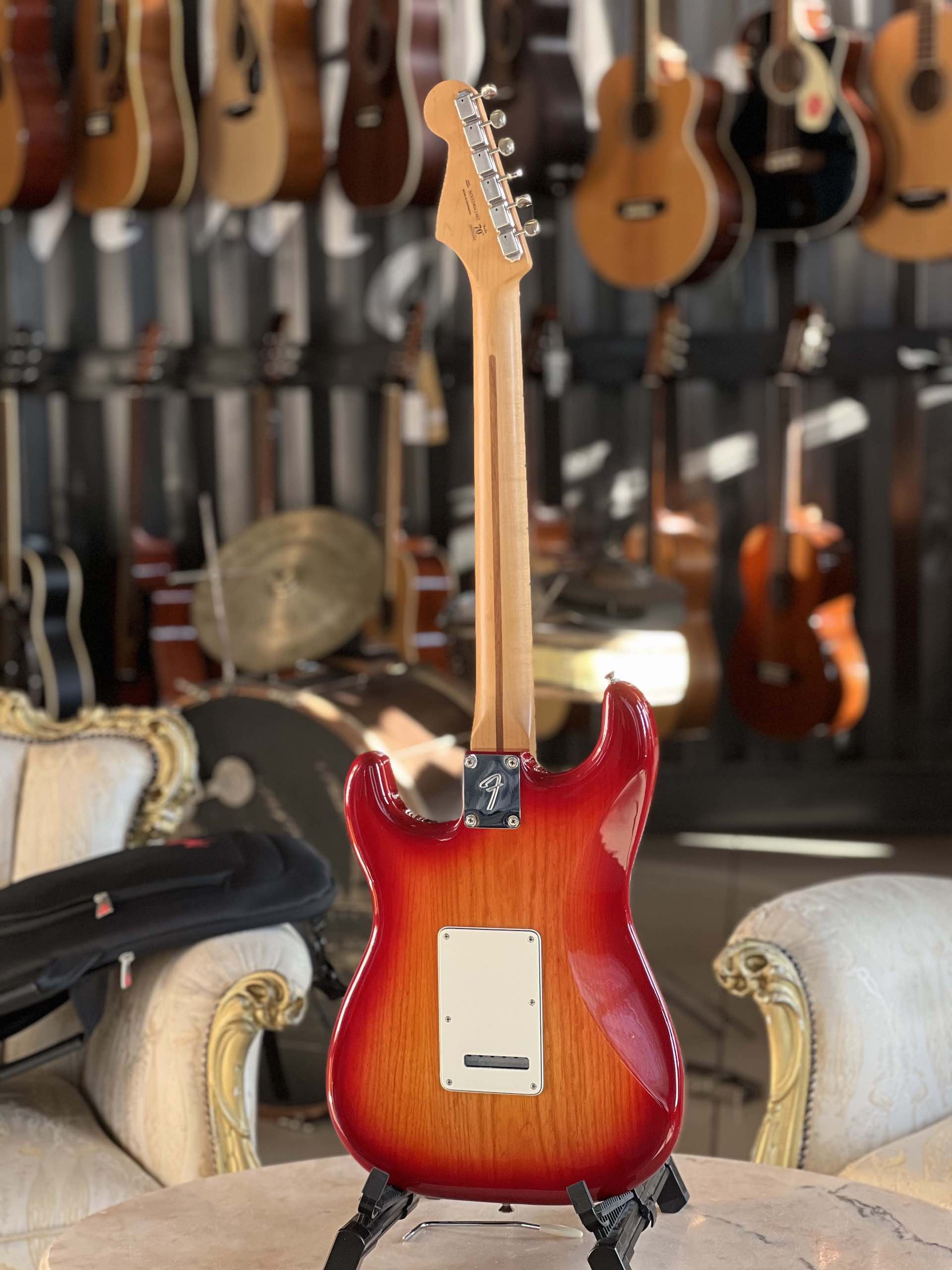 FENDER Player II Stratocaster® - Aged Cherry Burst - 2024 (incl. Fender Gigbag) - immagine 7