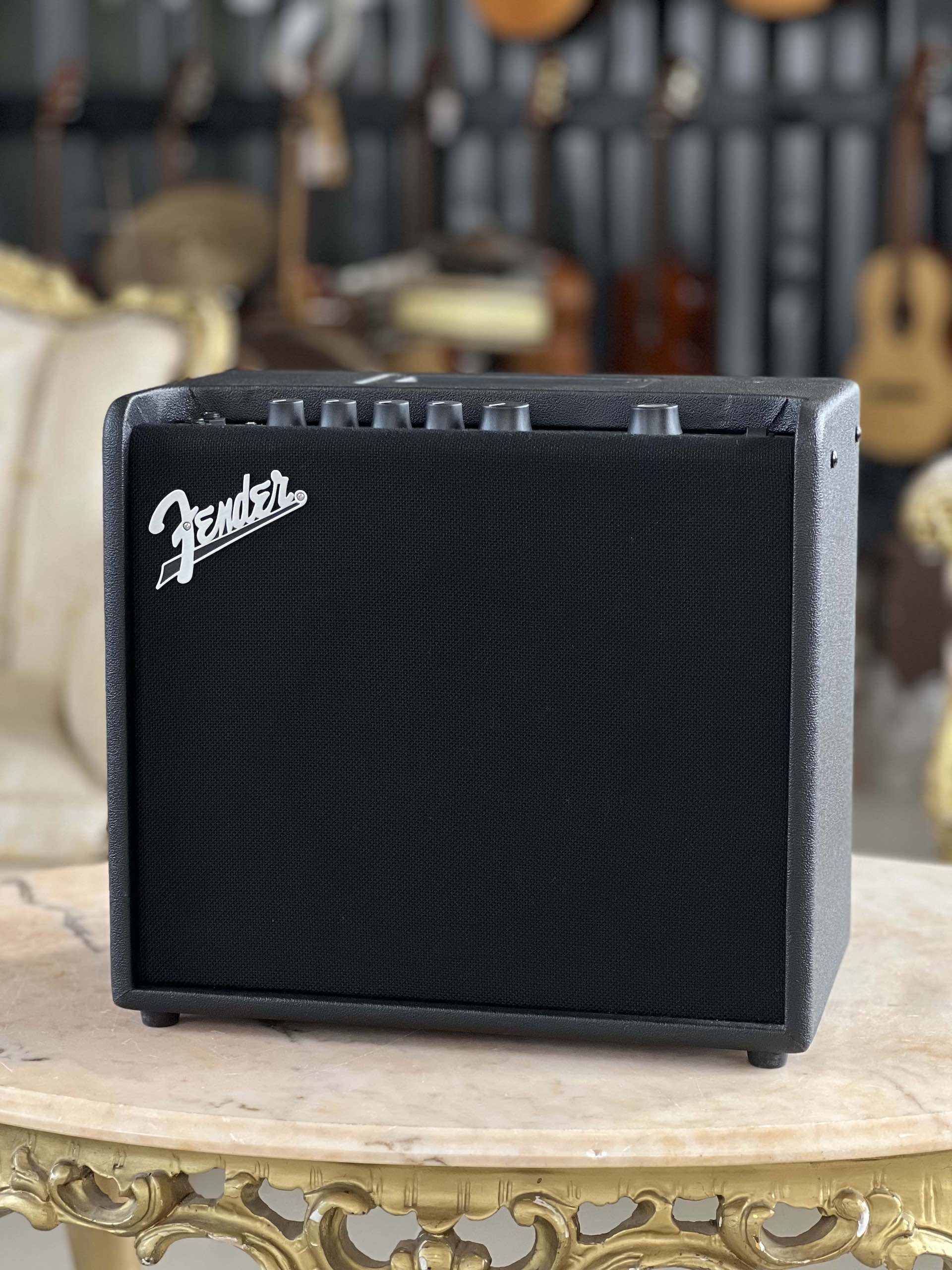 FENDER Mustang LT25