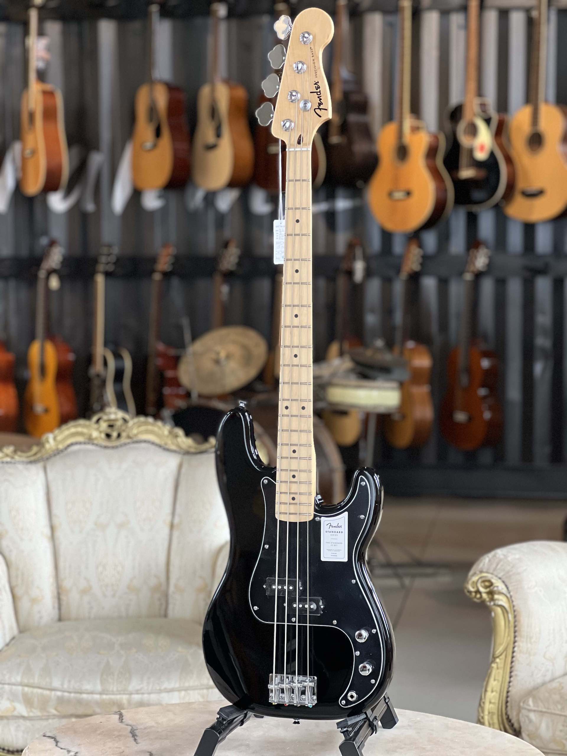 Fender Precision Bass Standard Limited Edition Black