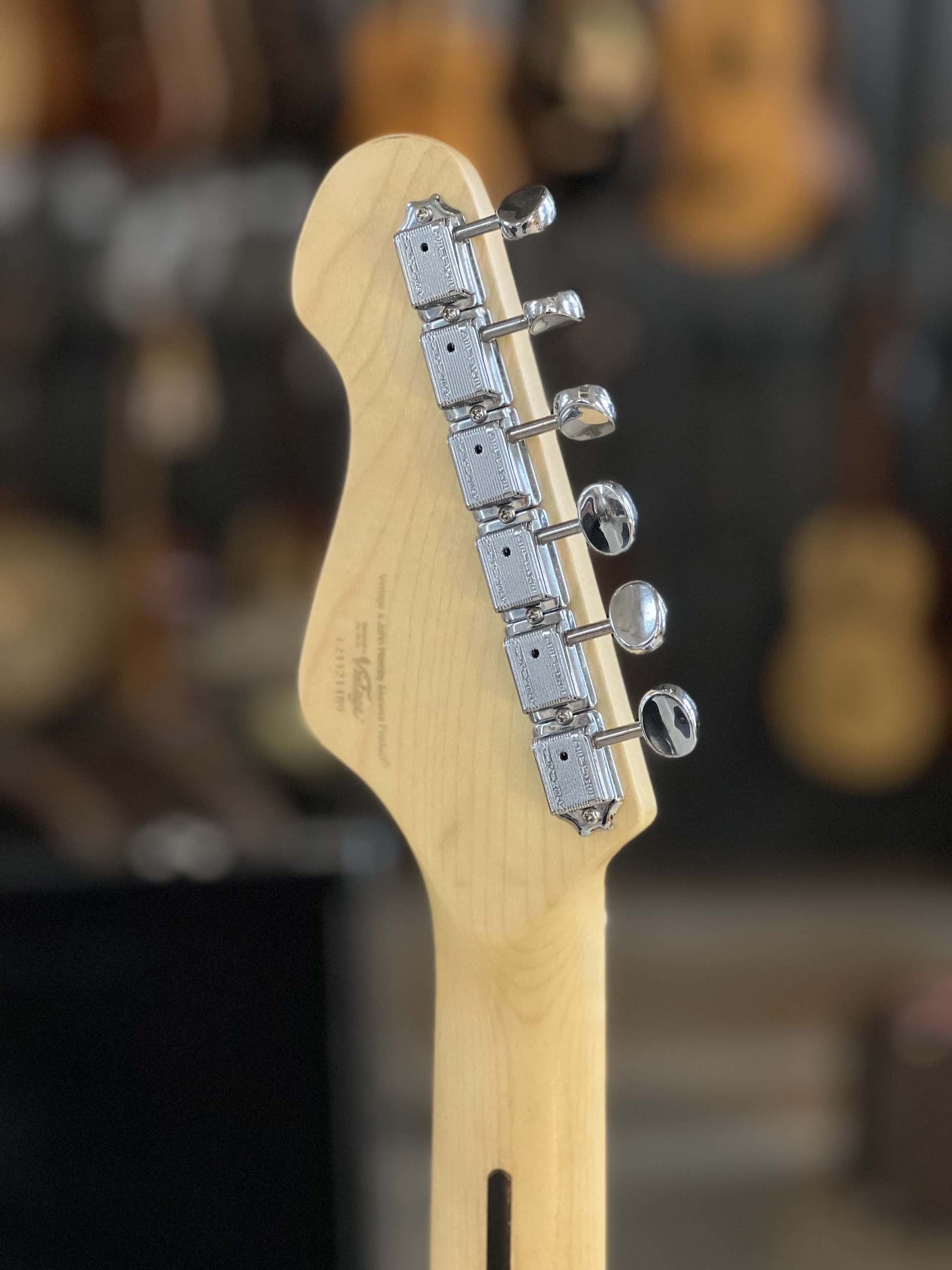 Vintage Reissued V6 Stratocaster - Natural Ash (V6MNAT) + Hardcase - immagine 6